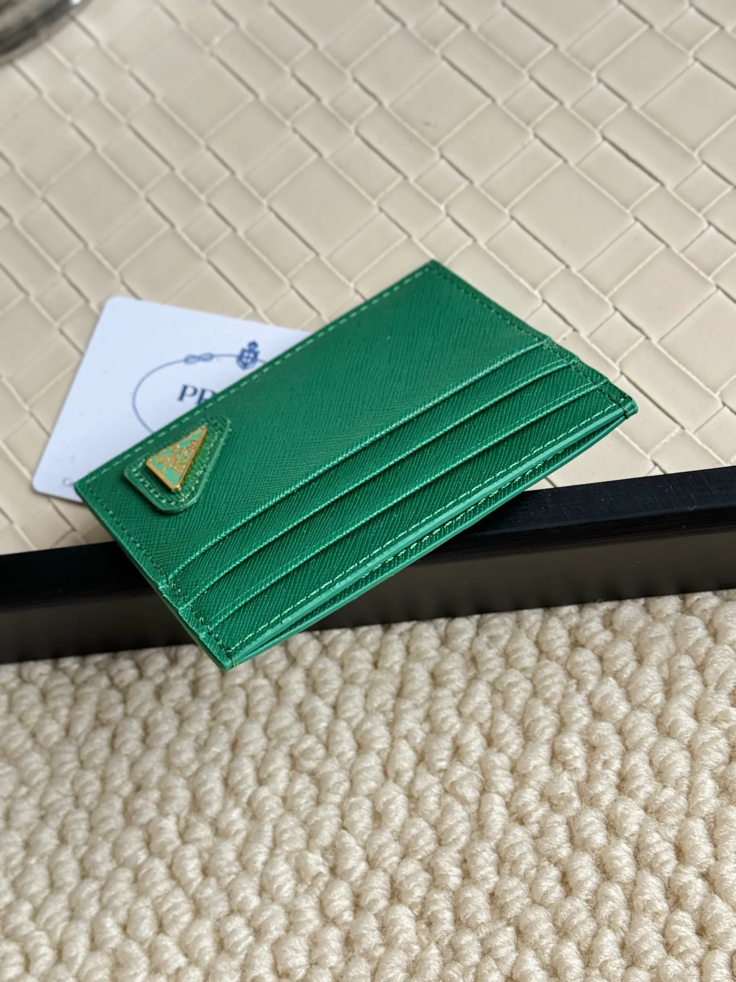 💰100prada popular card holder, unisex small card holder, black, model 1MC025, oblique triangle, made of cross-grain cowhide, 6 card slots ➕ one middle compartment, can hold multiple cards and zeros 💰, size 11.2×8.5cm, real shot, what you see is what you get