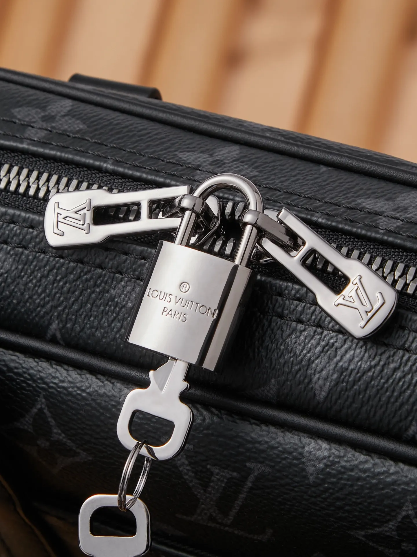 P¥840👉nfc dynamic chip version👈[Top inspection-free pure steel hardware] This Voyage briefcase M46457 inspection-free version 🔍Perfect details 🔍The essence of solid construction!