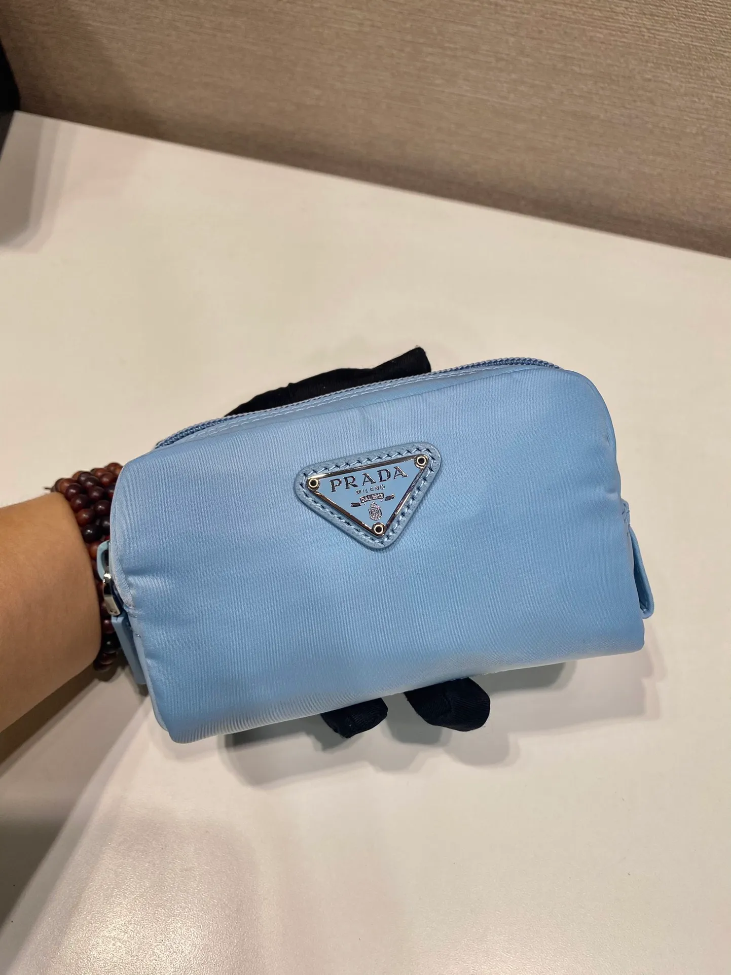 💰280🎉Coin purse🎉1NA339 new product🎉🎉 This clutch bag is made of innovative Prada Re-Nylon regenerated nylon. The bag has a zipper design, the inner pocket is equipped with a zipper pocket, top-grade hardware, large capacity space, cards/car keys🔑/lipstick💄/all no problem, babies, the little handbag you have been longing for has arrived👏👏 Length 12x Height 8x Bottom 3.5cm🎉🎉🎉👏👏👏