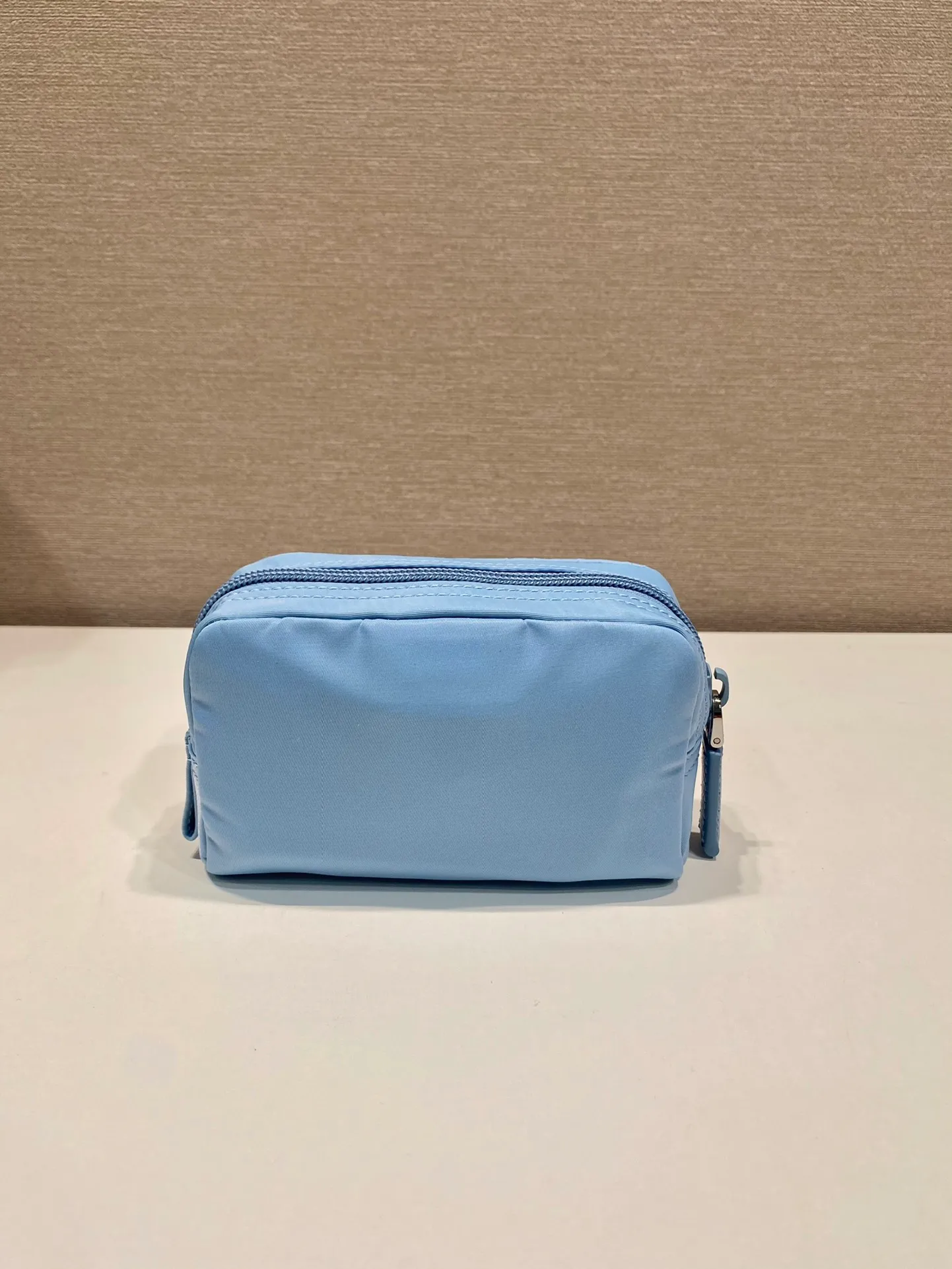 💰280🎉Coin purse🎉1NA339 new product🎉🎉 This clutch bag is made of innovative Prada Re-Nylon regenerated nylon. The bag has a zipper design, the inner pocket is equipped with a zipper pocket, top-grade hardware, large capacity space, cards/car keys🔑/lipstick💄/all no problem, babies, the little handbag you have been longing for has arrived👏👏 Length 12x Height 8x Bottom 3.5cm🎉🎉🎉👏👏👏