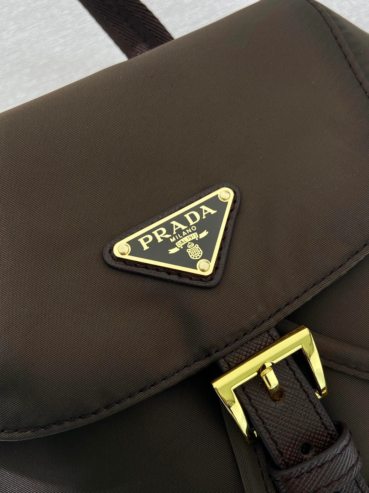 💰1300🎉New product🎉1BZ081 Backpack🎉🎉 This backpack is made of imported nylon fabric. The body of the bag is designed with three zipper pockets. The bag opening is opened and closed with a flip drawstring. It has top-grade hardware, large capacity, and many pockets. It is very practical. Length 24.5x Height 29x Bottom 12cm🎉🎉🎉💰💰💰