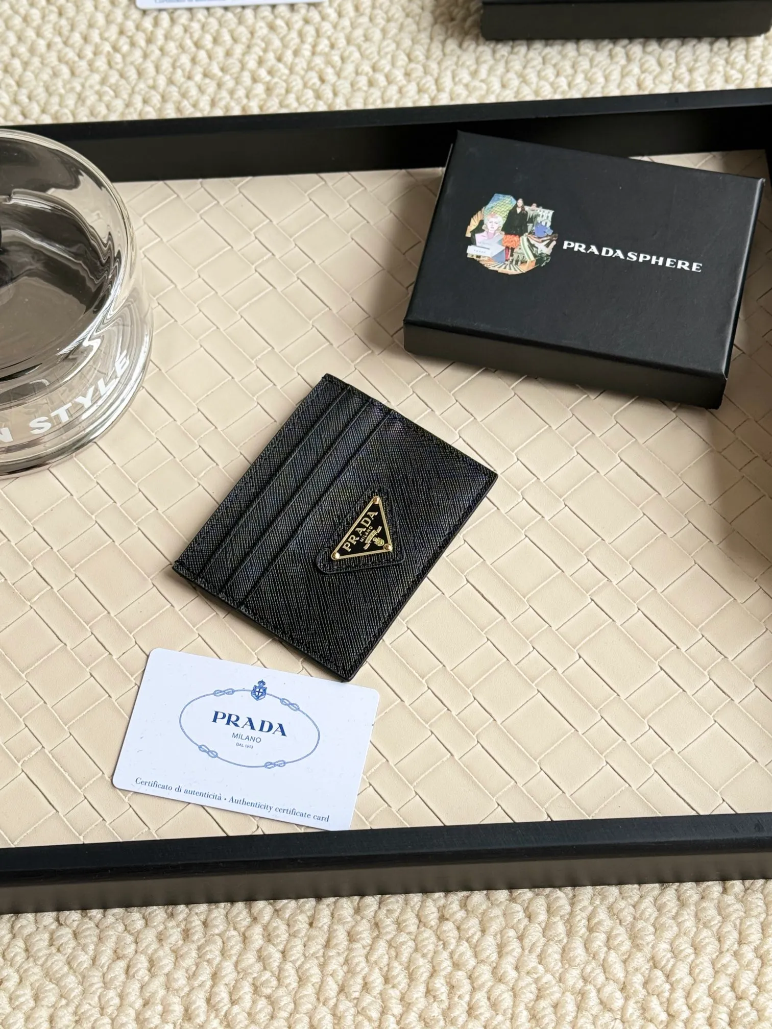 💰100prada popular card holder, unisex small card holder, black, model 1MC025 Triangle Wheat series, nine colors, made of cross-grain cowhide, 6 card slots ➕ a middle mezzanine, which can hold multiple cards and zeros 💰, size 11.2×8.5cm, taken in kind, what you see is what you get