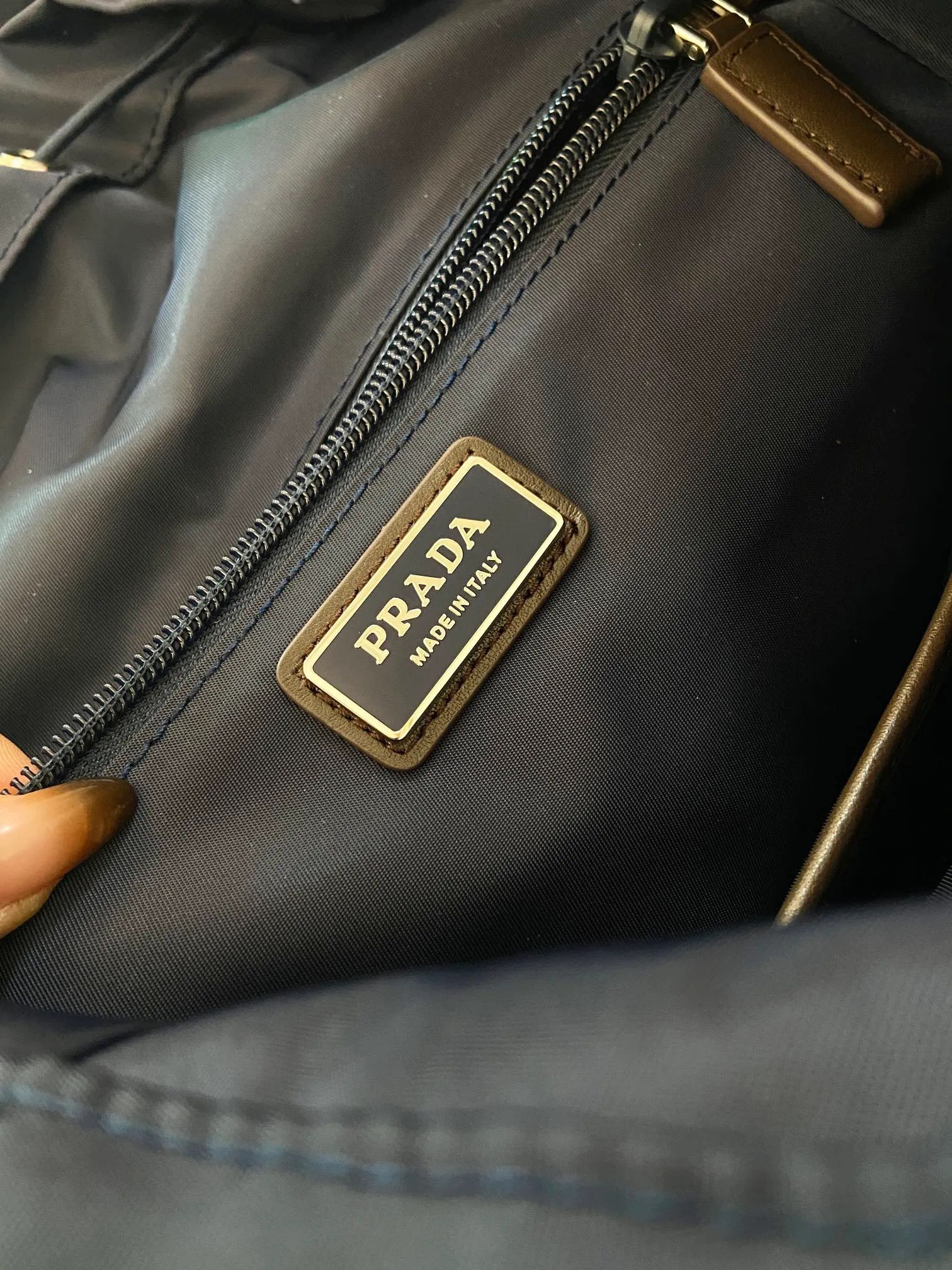 💰1760🎉New Backpack🎉🎉2VZ123 Mountaineering Bag🎉🎉 Inspired by hiking style, this Re-Nylon backpack combines urban style with outdoor elements. The roomy design features leather trim, multiple exterior and interior pockets, and a comfortable padded mesh back. Technical details combine functionality and decoration to complete the modern, sporty accessory. Equipped with adjustable trim details, leather handle, drawstring at the pocket, flap and side buckle fastening, four outer zipper pockets and two drawstring bottle pockets, internal zipper pockets and double patch pockets. The upper body effect is very cool, and it is another timeless hot style🎉🎉Hurry up and get it🎉🎉 Length 28x Height 46x Bottom 22cm🎉🎉🎉💰💰💰