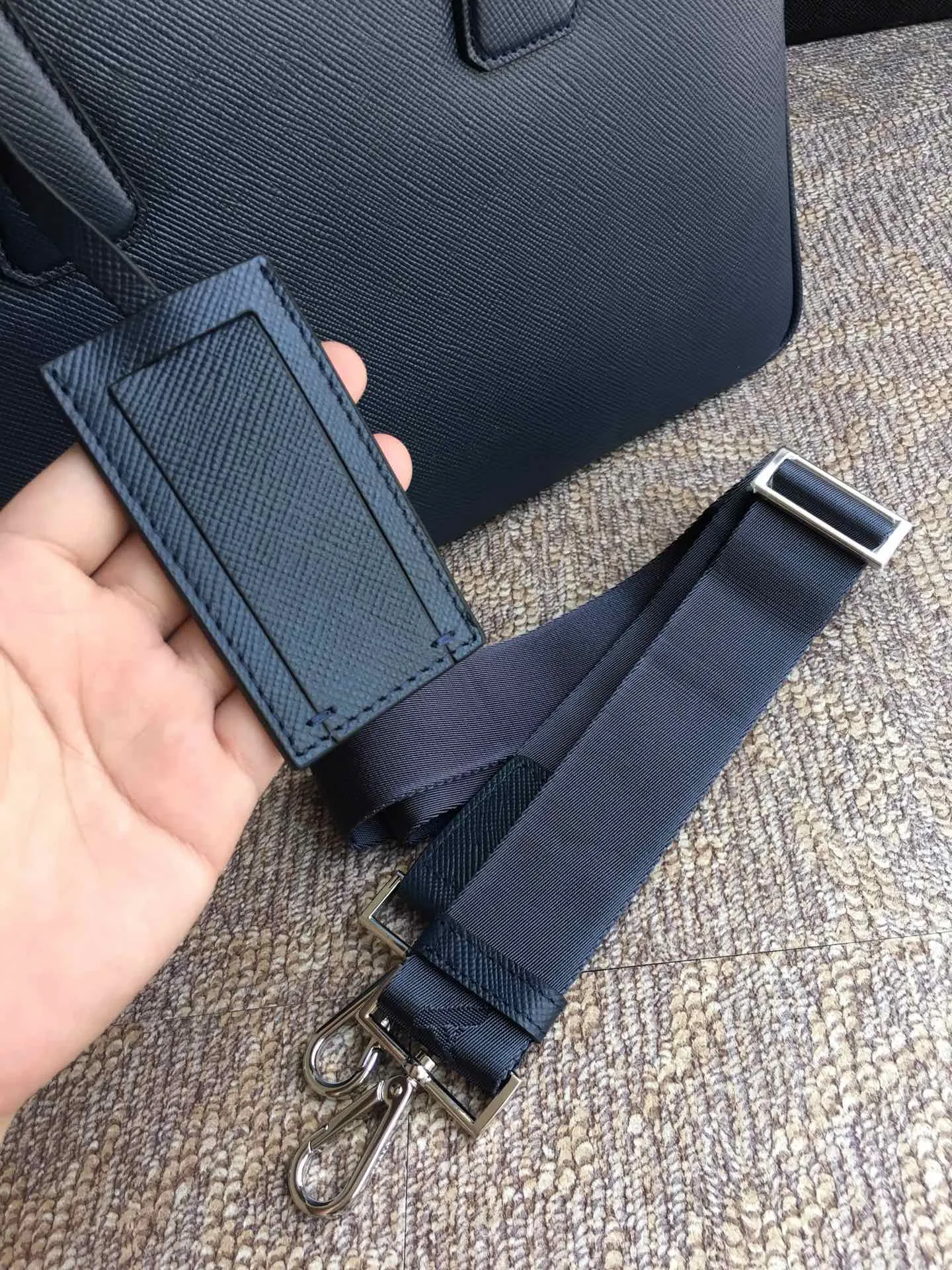 💰In 2000, P's men's bag comes out with a new style, VS0363B blue, the latest men's style, original item, imported thick cross pattern, full leather inside and outside, 175 OEM code, length 37X height 28x6cm