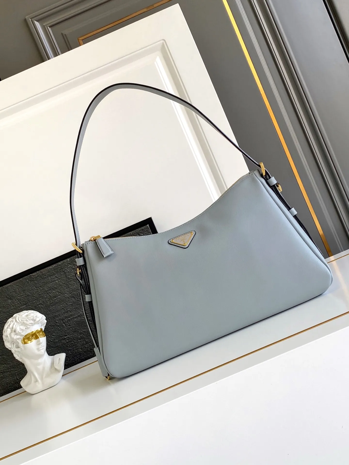 💰1760, new color✨✨ 🎉New Aimee underarm bag🎉🎉🎉This leather Hobo underarm bag has a simple design. It is made of imported calfskin, with a metal triangle enamel logo on the front. It is equipped with a detachable leather shoulder strap. The leather is delicate and soft, practical, lightweight and has a large capacity. ﻿﻿﻿High-end and versatile, another fashion hit. Hurry up and get it, it’s so beautiful👏👏 Model: 1BC228 Size: 39x24x12cm