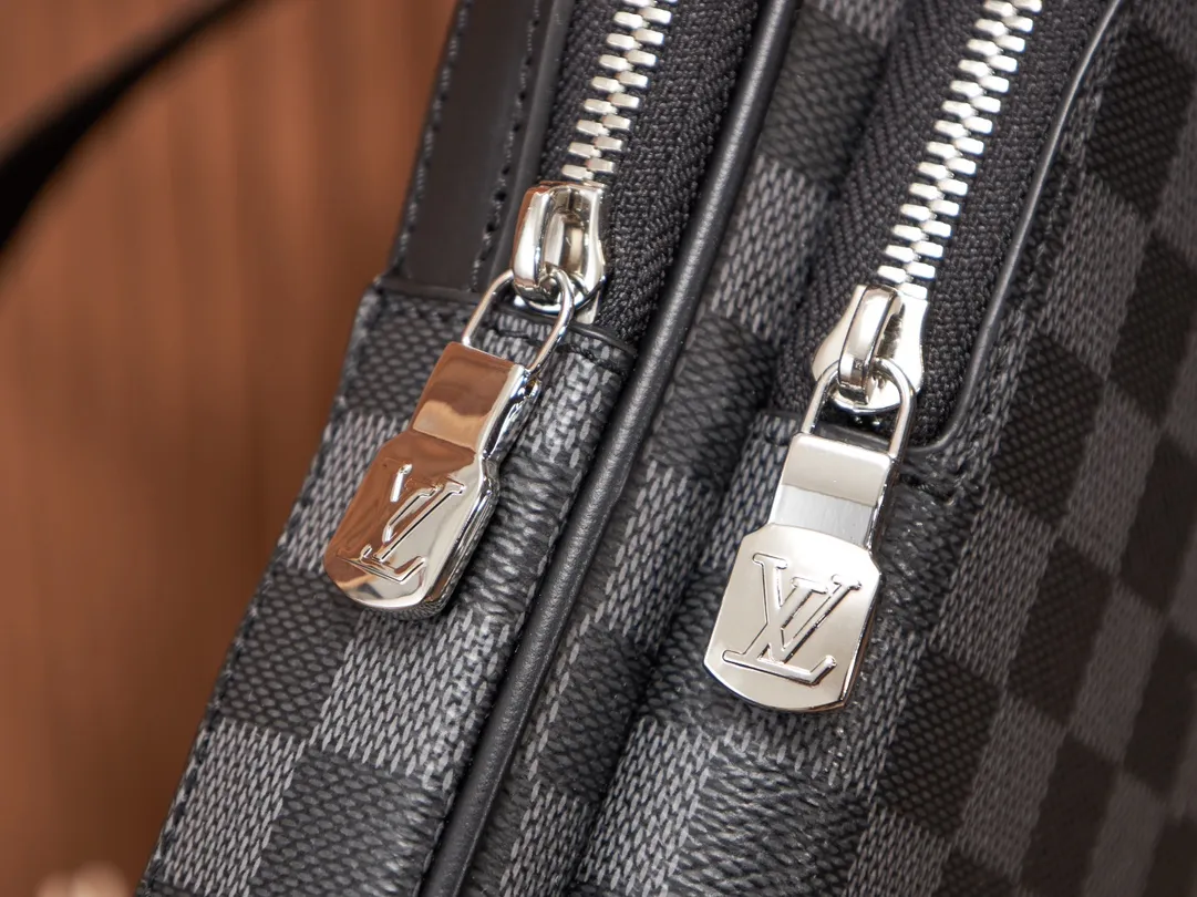 P¥720👉nfc dynamic chip version👈This Avenue chest bag N45302 French original leather🇫🇷Pure steel hardware Size: 20*31*7cm [Essential details, every detail is impeccable].