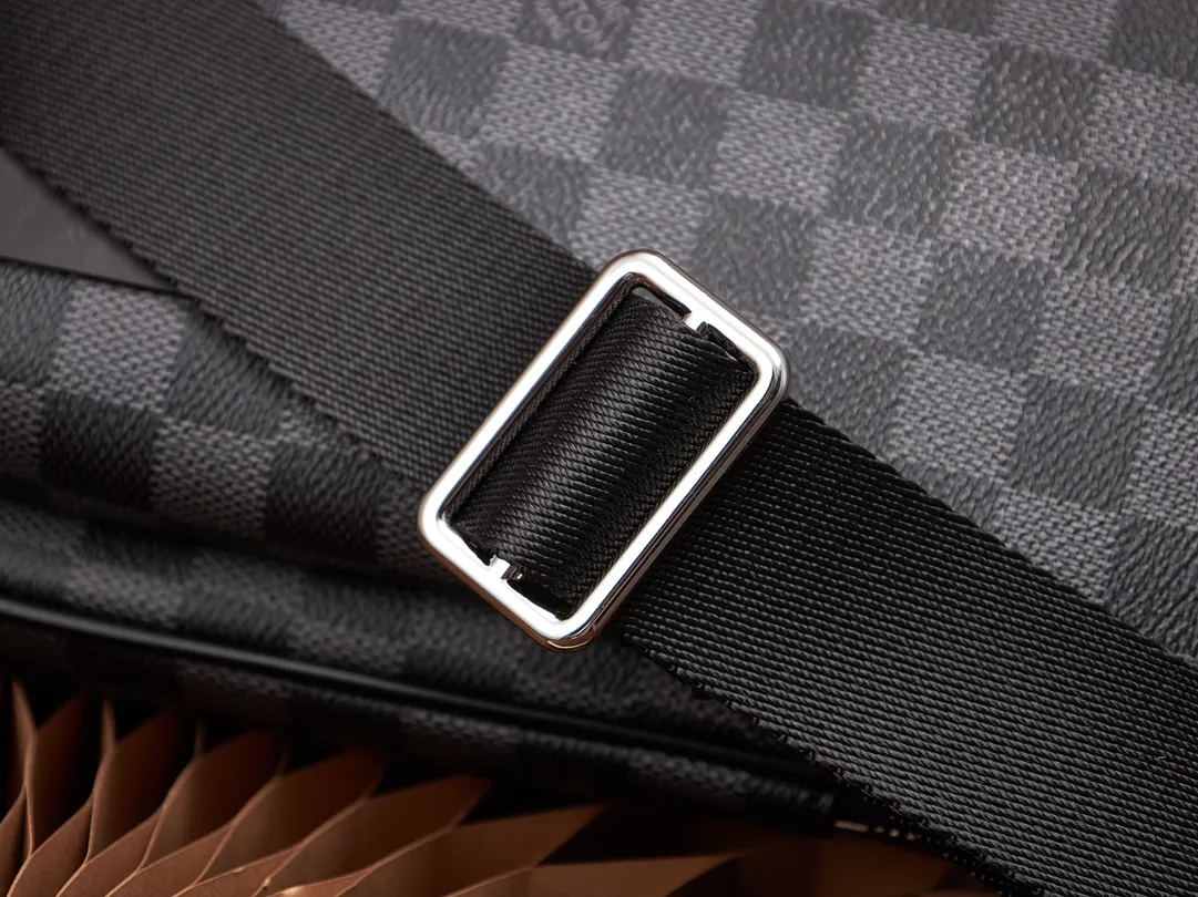 P¥720👉nfc dynamic chip version👈This Avenue chest bag N45302 French original leather🇫🇷Pure steel hardware Size: 20*31*7cm [Essential details, every detail is impeccable].