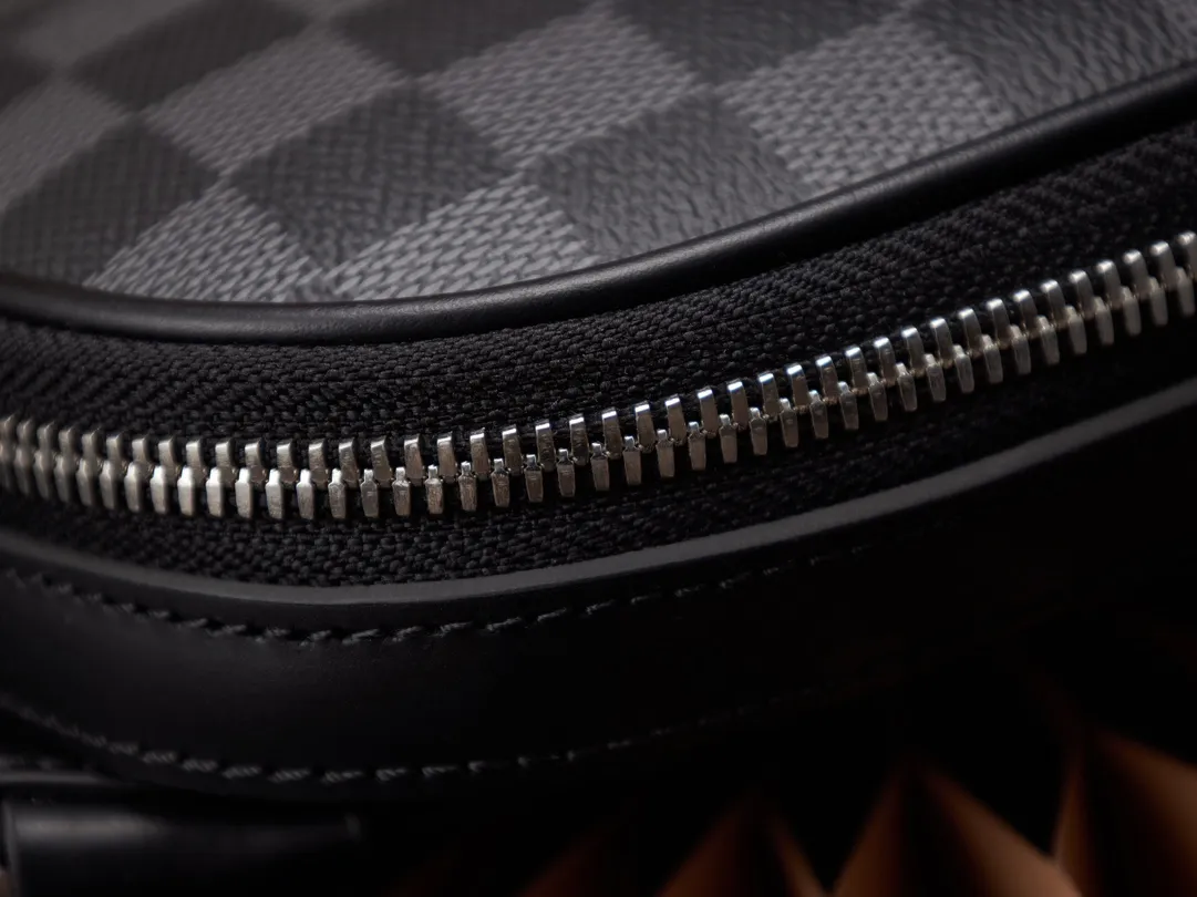 P¥720👉nfc dynamic chip version👈This Avenue chest bag N45302 French original leather🇫🇷Pure steel hardware Size: 20*31*7cm [Essential details, every detail is impeccable].
