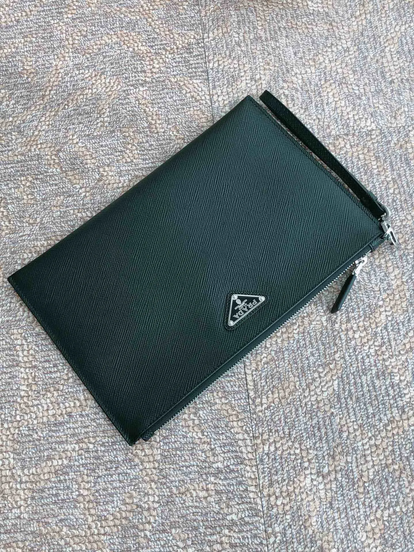 💰920 original order, popular model 2NG005B black has arrived🎉🎉🎉 Made of imported thick cross-grain cowhide + original hardware + imported sheepskin, light and practical, men's favorite [color][color][color], length 28 and height 18