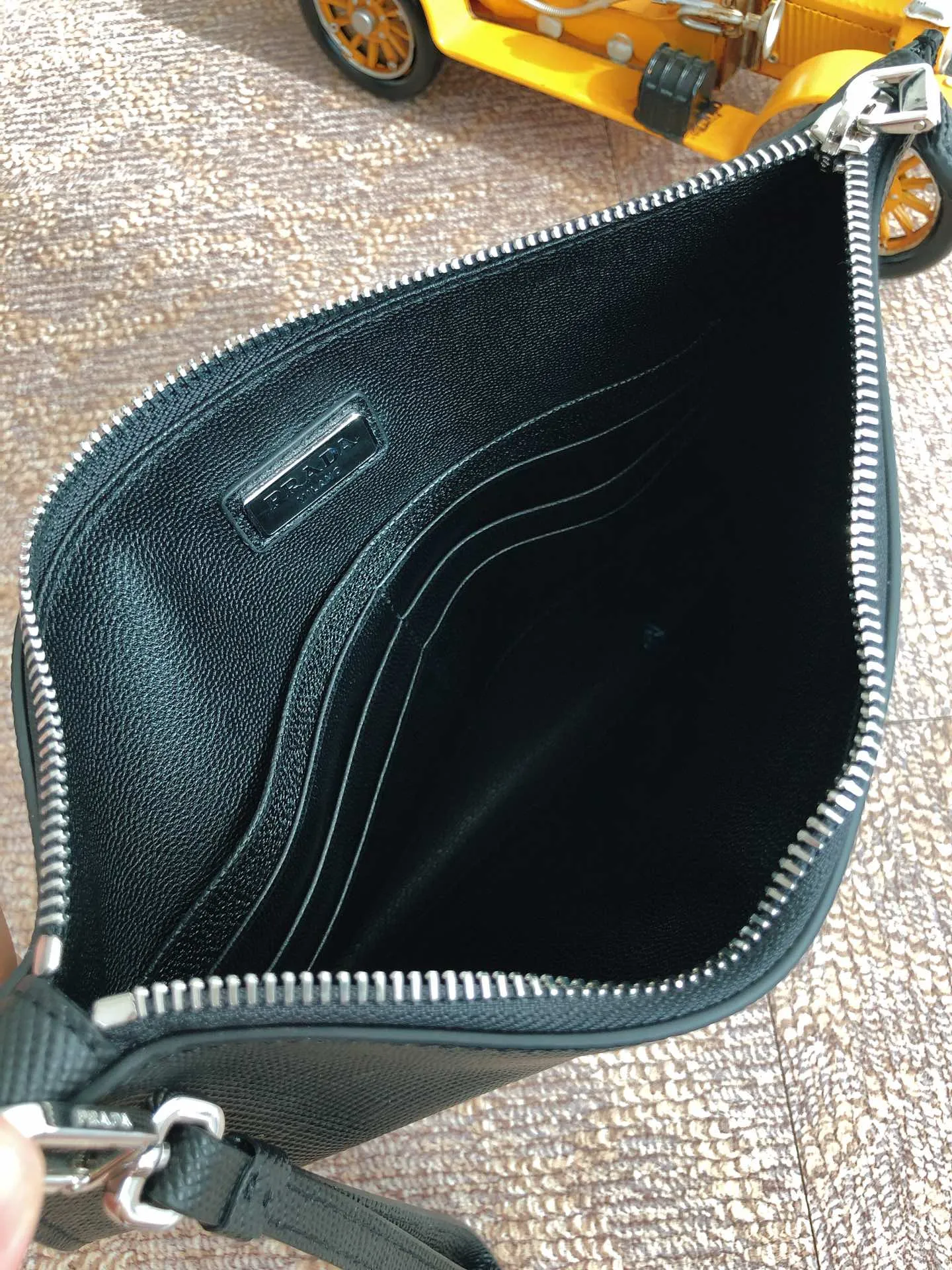 💰920 original order, popular model 2NG005B black has arrived🎉🎉🎉 Made of imported thick cross-grain cowhide + original hardware + imported sheepskin, light and practical, men's favorite [color][color][color], length 28 and height 18