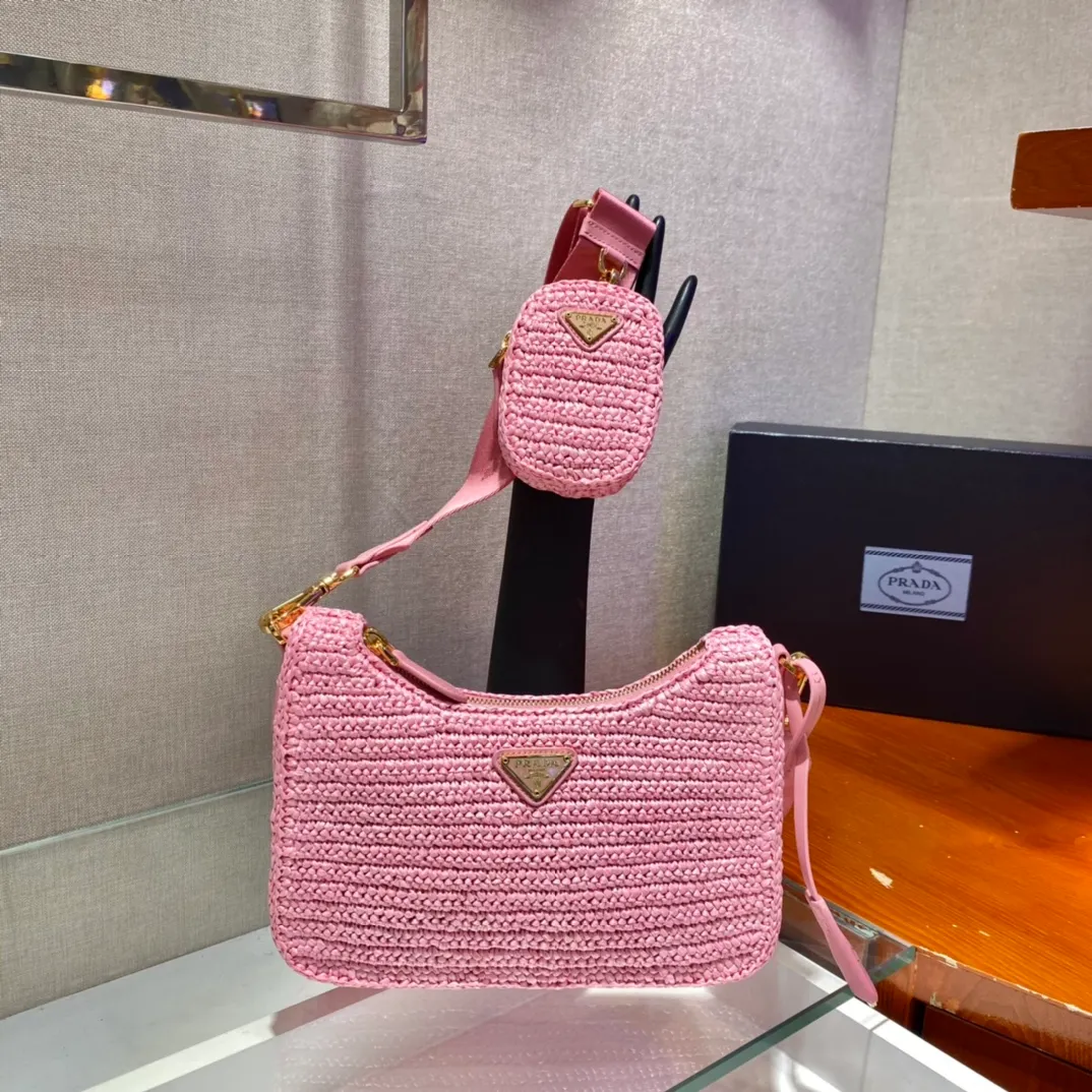 💰1560🎉Straw three-in-one🎉1BH204🎉🎉 This pure hand-knitted three-in-one design is great👏👏three uses in one pack🎉🎉This complicated craftsmanship looks very elegant/fashionable. What I love most is that there is a small pendant (small bag) hanging on the shoulder strap. The upper body effect is very good and the return rate is 100%😘A must-have for summer🎉Hurry up and get it🎉🎉 Length 23x Height 16x Bottom 7cm
