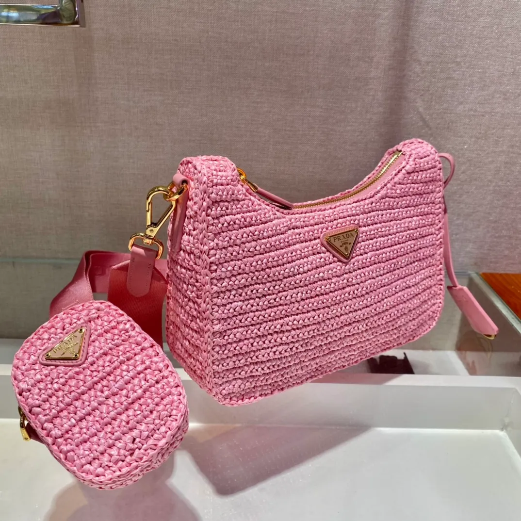 💰1560🎉Straw three-in-one🎉1BH204🎉🎉 This pure hand-knitted three-in-one design is great👏👏three uses in one pack🎉🎉This complicated craftsmanship looks very elegant/fashionable. What I love most is that there is a small pendant (small bag) hanging on the shoulder strap. The upper body effect is very good and the return rate is 100%😘A must-have for summer🎉Hurry up and get it🎉🎉 Length 23x Height 16x Bottom 7cm
