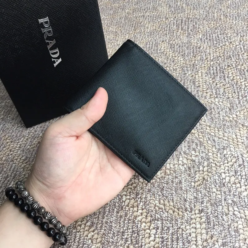 💰440, P family has released men’s short clips, 0513-2 black has been shipped again, it is exactly what men have been asking for, classic and practical, top quality, 175 steel stamp code + complete package