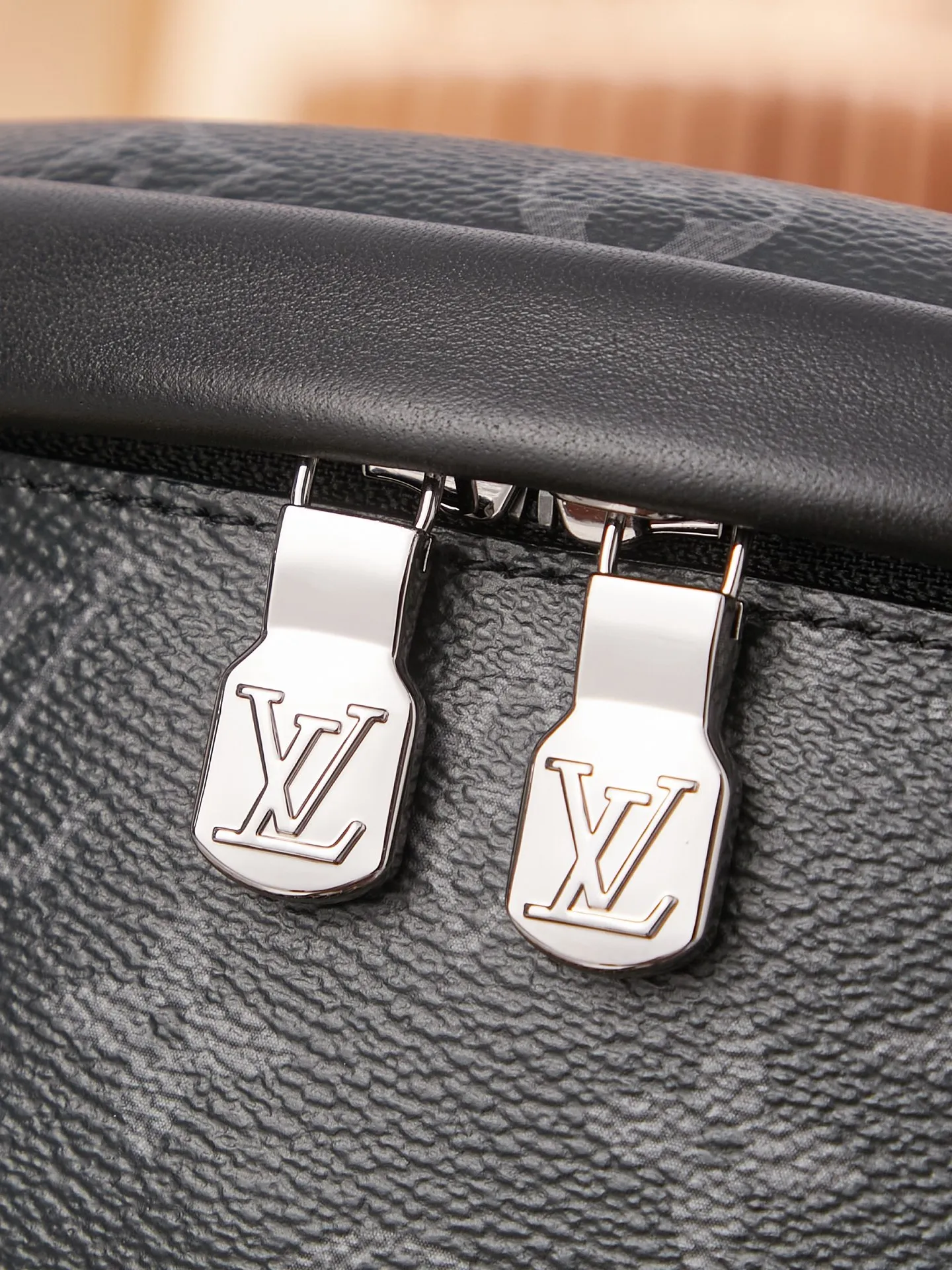 P¥760👉nfc163C01 dynamic chip version👈【Top inspection-free pure steel hardware】Discovery waist bag chest bag m46035 inspection-free version 🔍Perfect details 🔍The essence of solid construction!