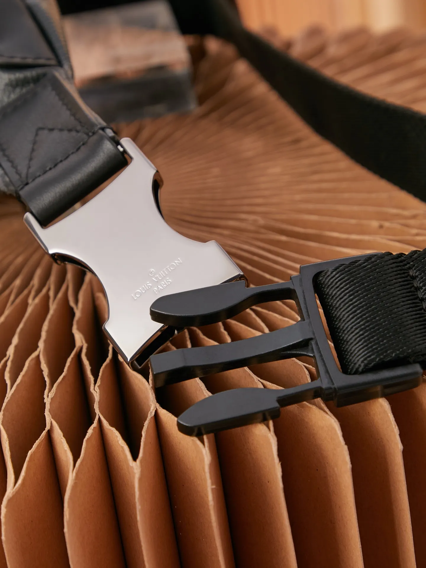 P¥760👉nfc163C01 dynamic chip version👈【Top inspection-free pure steel hardware】Discovery waist bag chest bag m46035 inspection-free version 🔍Perfect details 🔍The essence of solid construction!