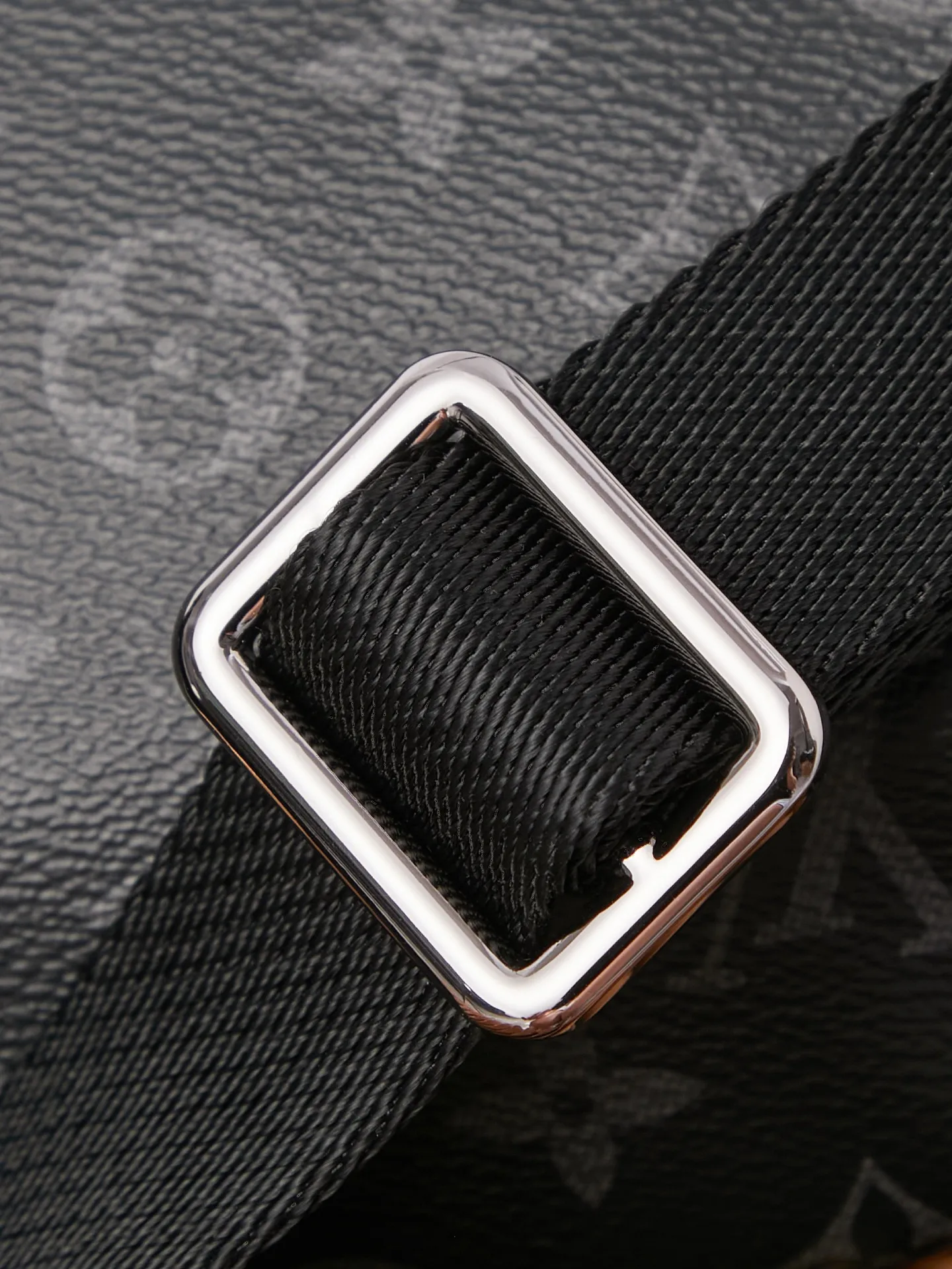 P¥760👉nfc163C01 dynamic chip version👈【Top inspection-free pure steel hardware】Discovery waist bag chest bag m46035 inspection-free version 🔍Perfect details 🔍The essence of solid construction!