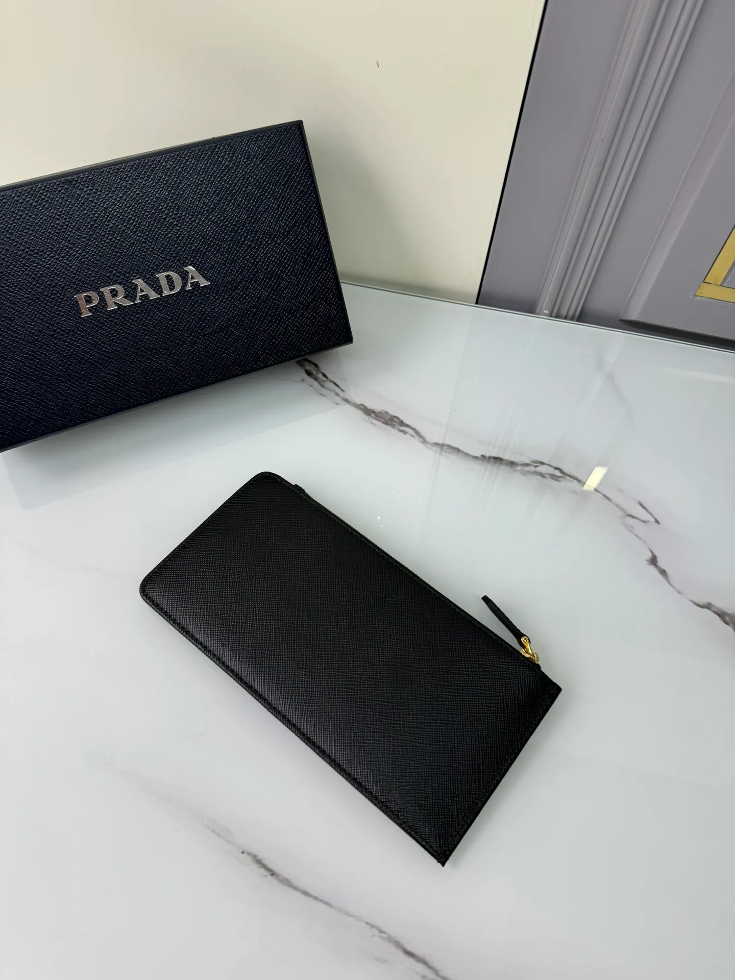 💰560, P Home➡️Cross pattern card holder, unisex model, gold scattered word mark, 28 card slots, large capacity, 10cm long and 20cm high, 175 steel stamp