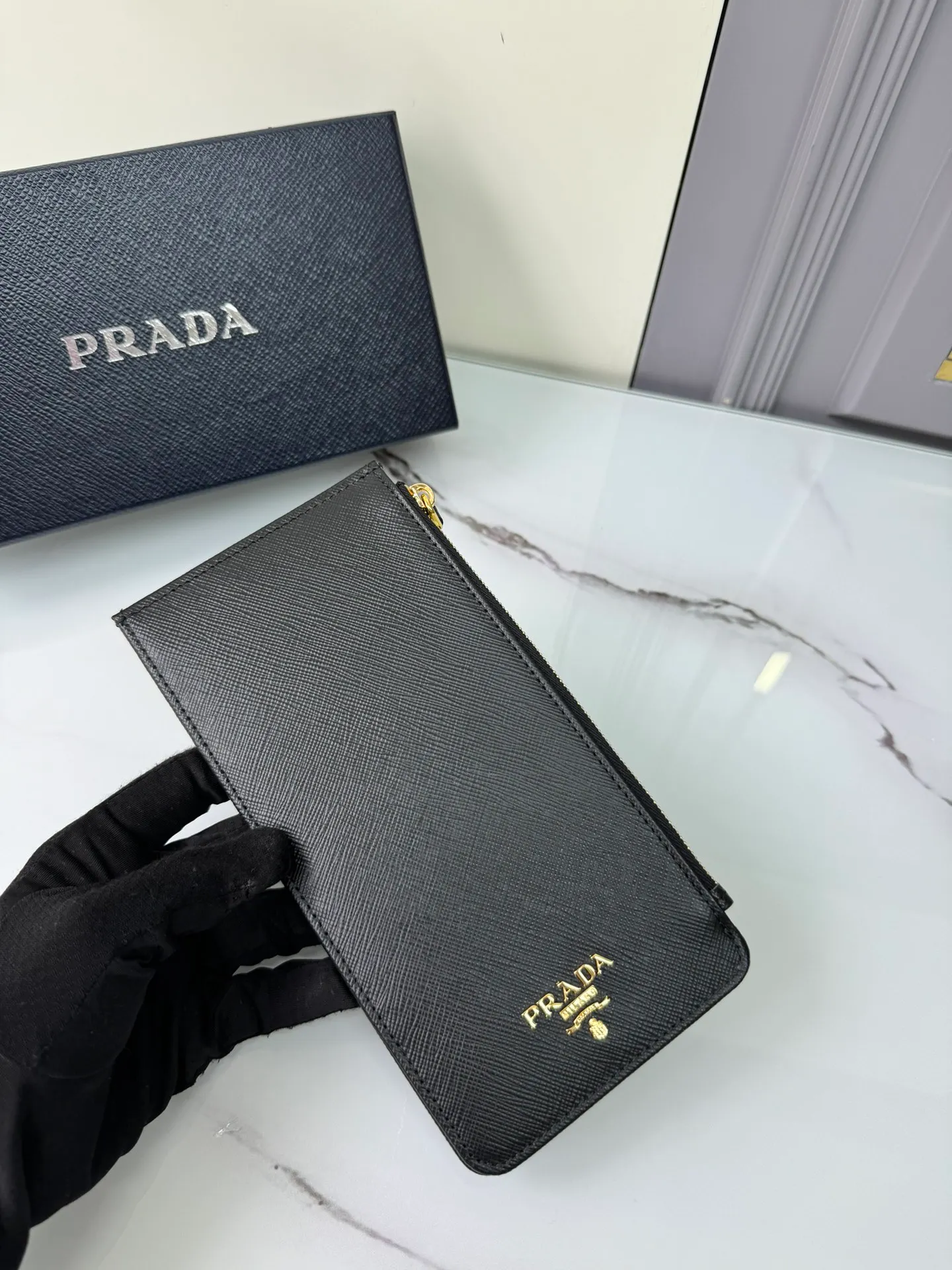 💰560, P Home➡️Cross pattern card holder, unisex model, gold scattered word mark, 28 card slots, large capacity, 10cm long and 20cm high, 175 steel stamp