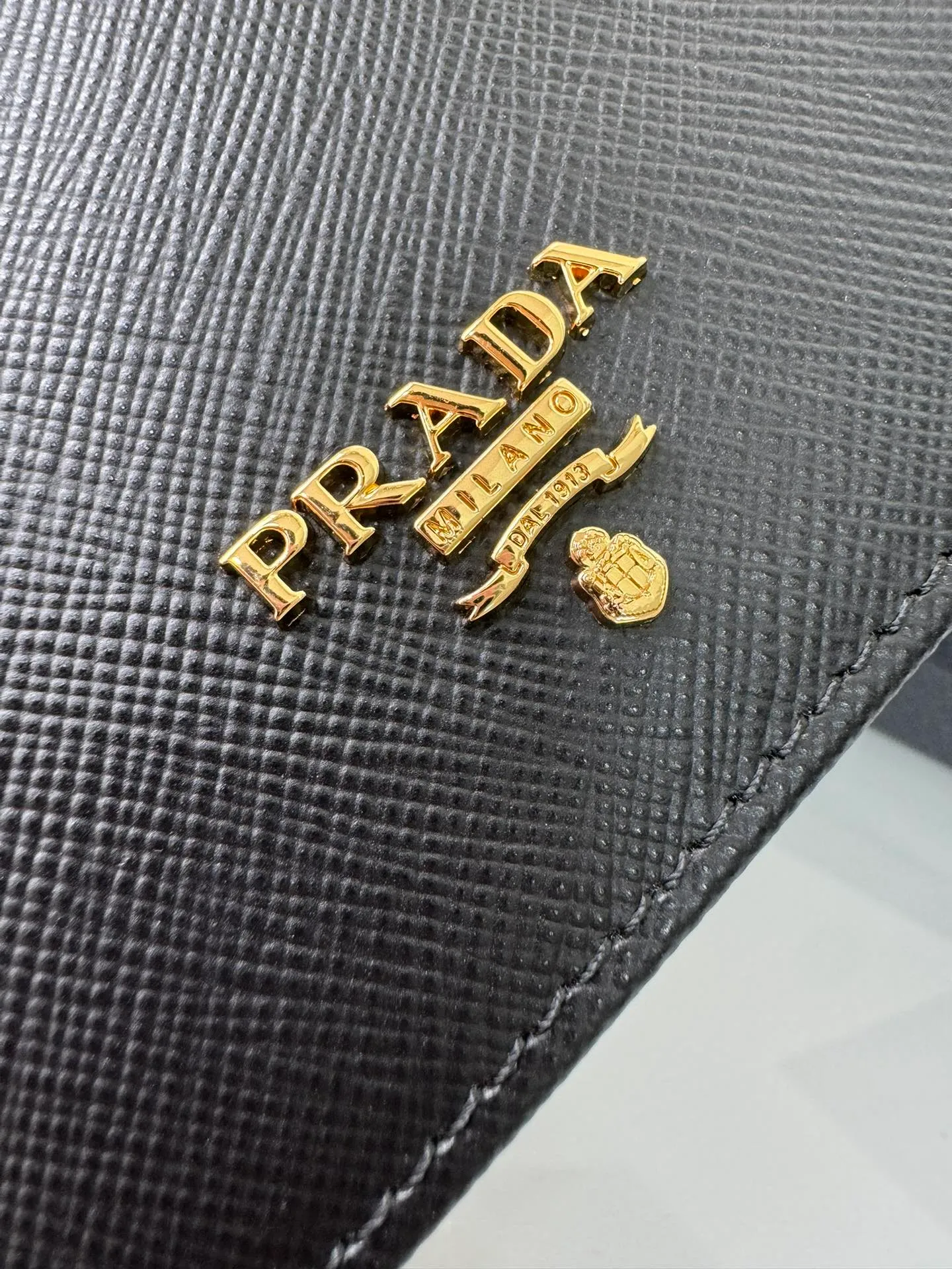💰560, P Home➡️Cross pattern card holder, unisex model, gold scattered word mark, 28 card slots, large capacity, 10cm long and 20cm high, 175 steel stamp