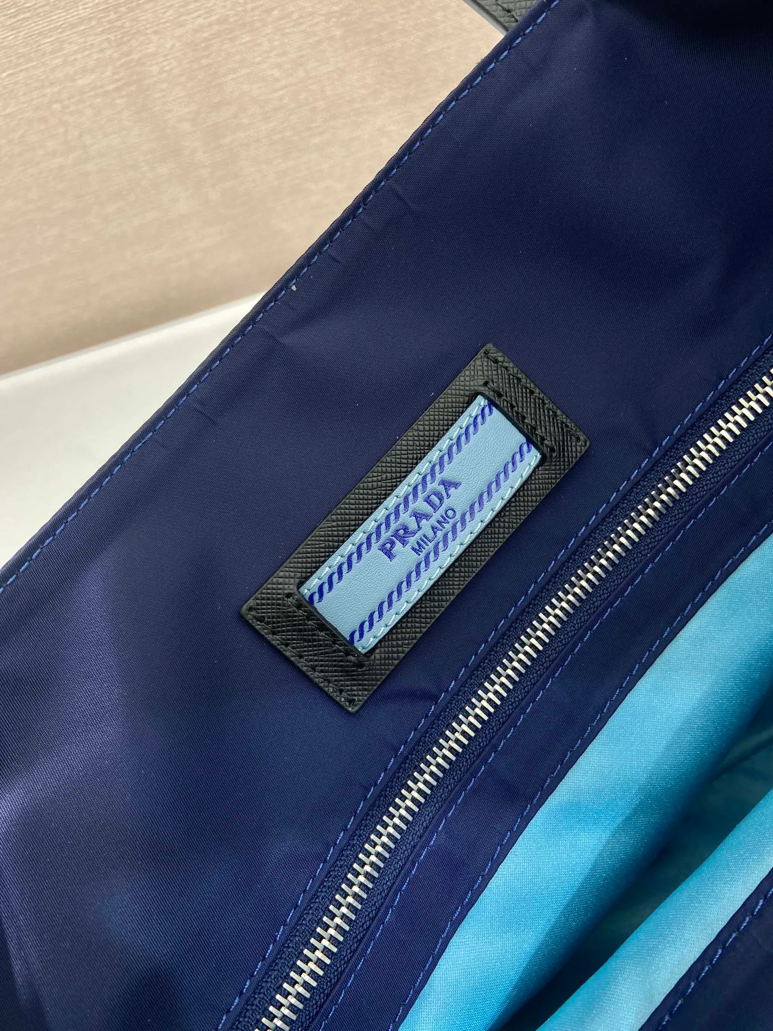 💰920, P’s new shopping bag 1BG184, original item, exclusive first release🤙🤙Made of imported nylon material, calfskin trim, leather double handles, contrasting leather logo, two zipper inner pockets, contrasting nylon lining. 165 OEM code. Lightweight and practical, ladies, hurry up and get it🙋🏻🙋🏻Length 40x Height 34x Bottom 16cm.💪🏾💪🏾💪🏾💰💰💰
