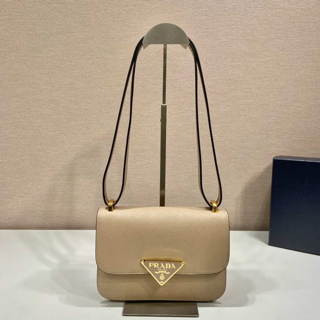 💰1500🎉New stewardess bag🎉1BD320😘😘 This retro and high-end bag is instantly recognizable. It is made of imported cross-grain cowhide + unique triangle logo. The long shoulder strap is adjustable and can be worn on one shoulder or crossbody. It has a full sense of luxury! The top of the back instantly transforms into a girly girl, with large capacity and space, versatile for all kinds of styles 😘Fashionable and practical, and a popular style that will never go out of style🎉🎉It’s so beautiful🎉Hurry up and get it🎉🎉 Length 22x height 16x bottom 6cm