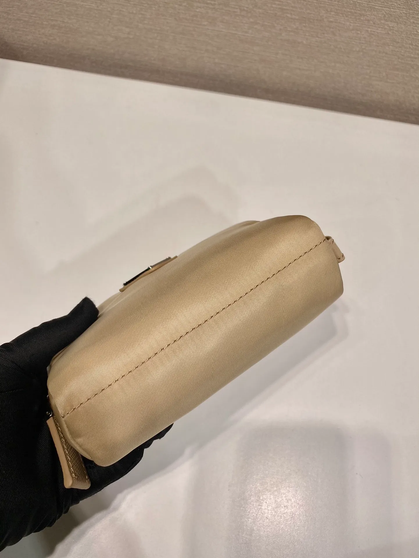 💰280🎉Coin purse🎉1NA339 new product🎉🎉 This clutch bag is made of innovative Prada Re-Nylon regenerated nylon. The bag has a zipper design, the inner bag is equipped with a zipper pocket, top-grade hardware, large capacity, cards/car keys🔑/lipstick💄/all no problem, babies, the little handbag you have been longing for has arrived👏👏 Length 12x Height 8x Bottom 3.5cm