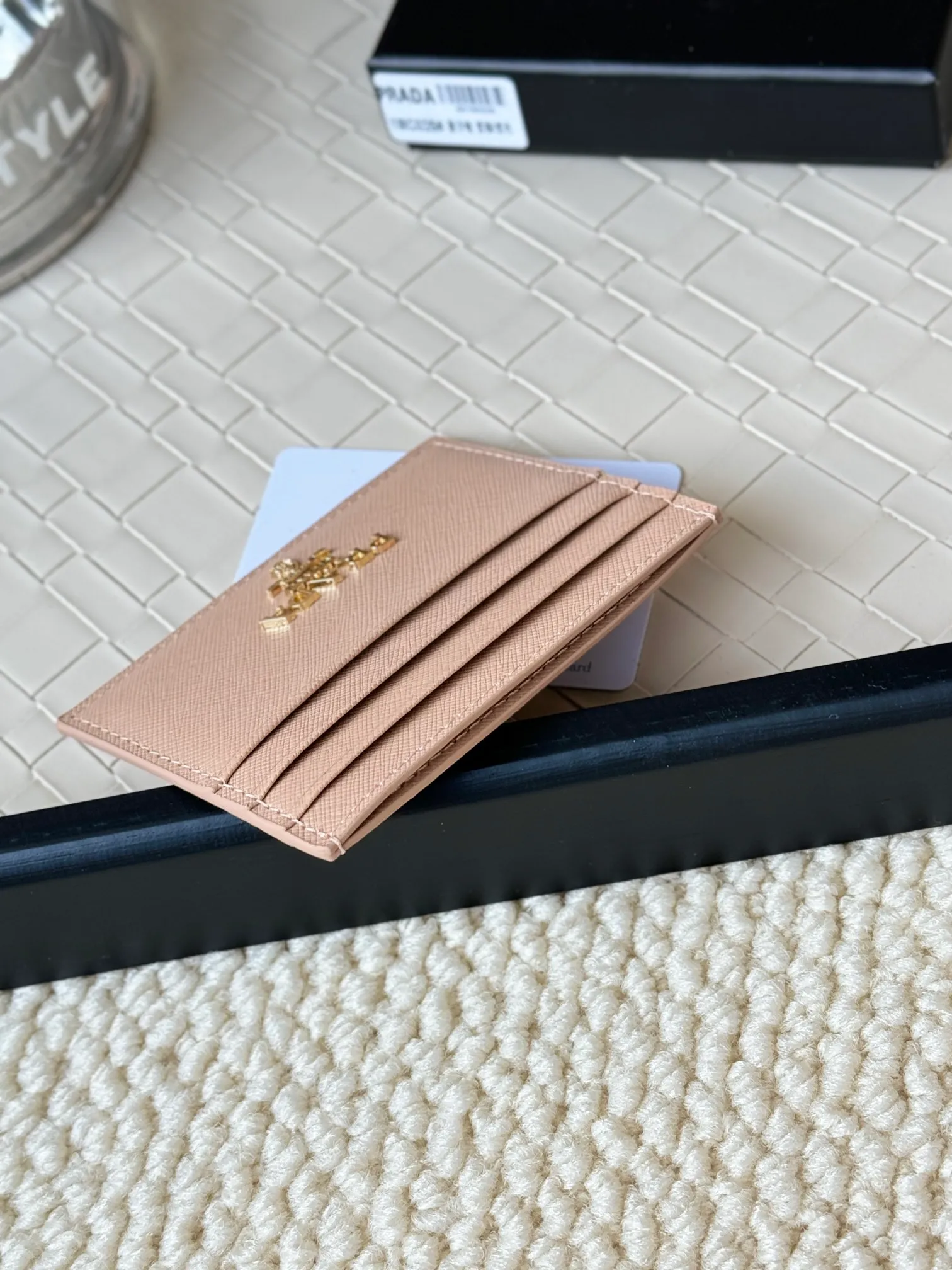 💰100prada popular card holder, small card holder for men and women, black, model 1MC025, loose lettering Triangle Wheat series, nine colors, made of cross-grain cowhide, 6 card slots ➕ One middle sandwich, can place multiple cards and zeros 💰, size 11.2×8.5cm, taken in kind, what you see is what you get