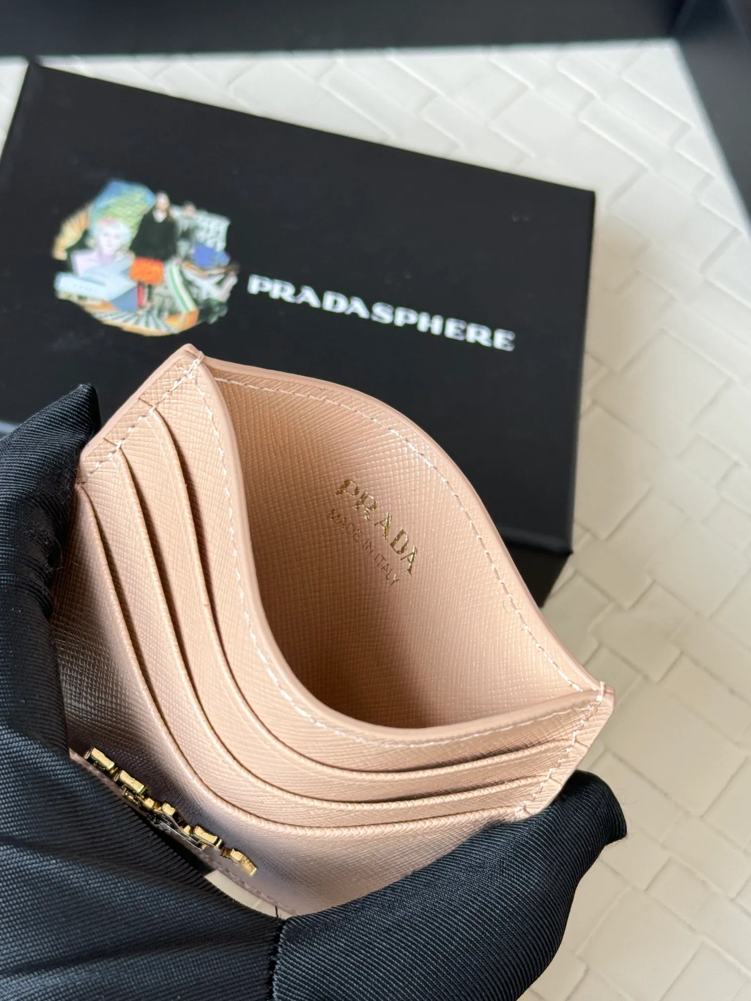 💰100prada popular card holder, small card holder for men and women, black, model 1MC025, loose lettering Triangle Wheat series, nine colors, made of cross-grain cowhide, 6 card slots ➕ One middle sandwich, can place multiple cards and zeros 💰, size 11.2×8.5cm, taken in kind, what you see is what you get