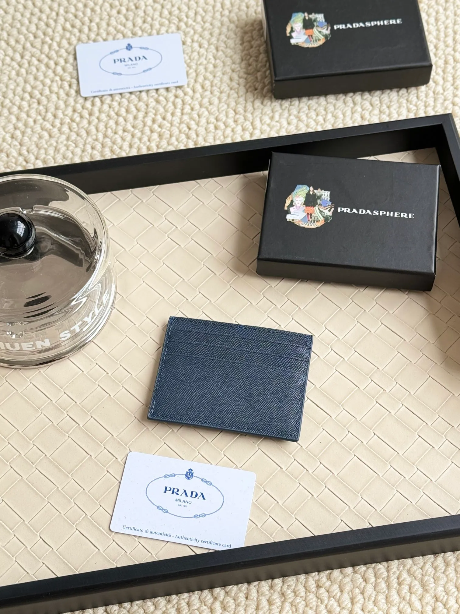 💰110prada popular card holder, unisex small card holder, black, model 1MC025 Triangle Wheat series, nine colors, made of cross-grain cowhide, 6 card slots ➕ one middle sandwich, can hold multiple cards and zeros 💰, size 11.2×8.5cm, real shot, what you see is what you get