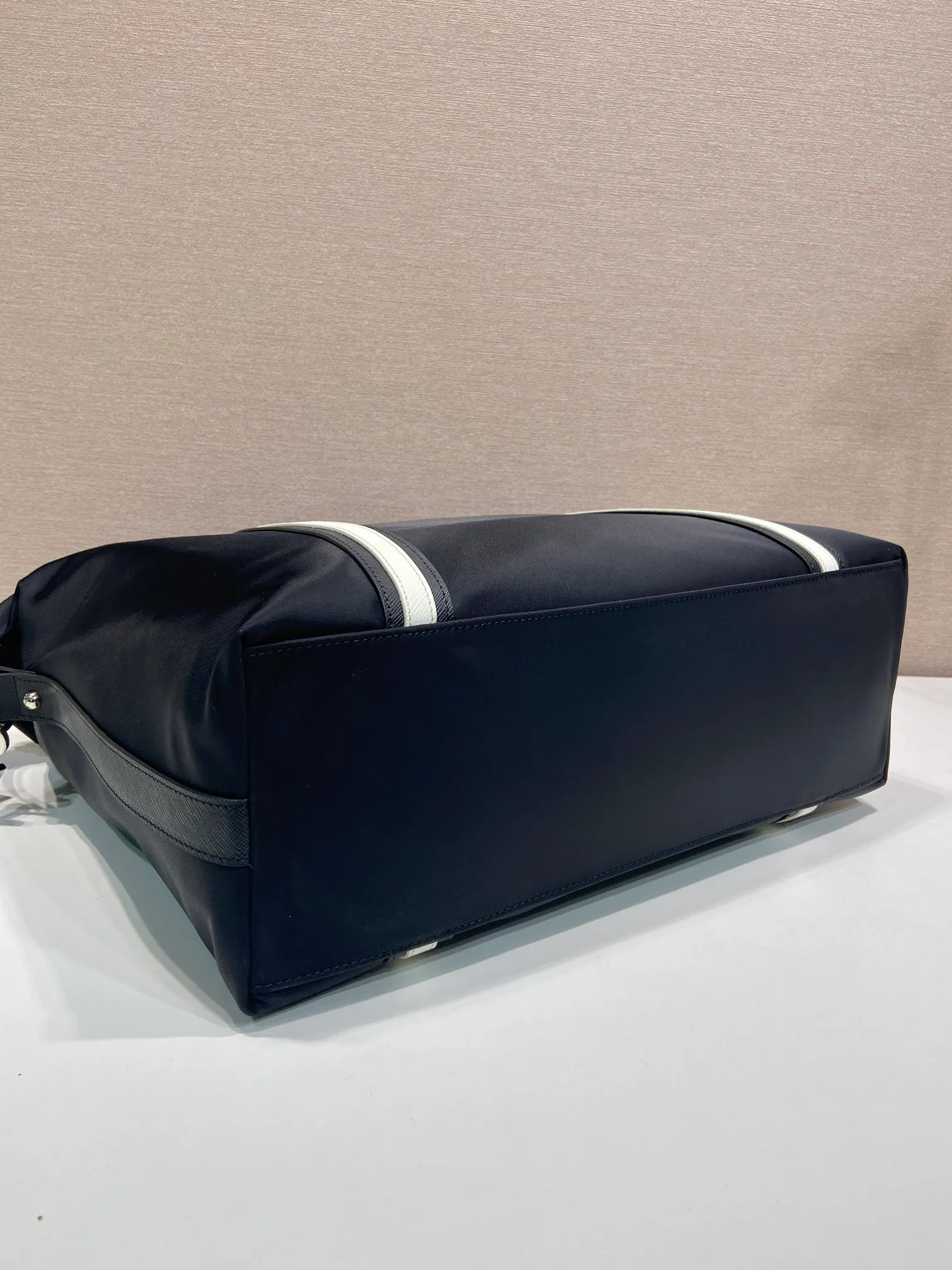 💰960, P Jiachui's popular men's bag, 2096 black, top quality, made of imported parachute fabric + imported cowhide, top hardware, lightweight + super large space, usable when traveling far away, never outdated, length 40X height 35X14cm.