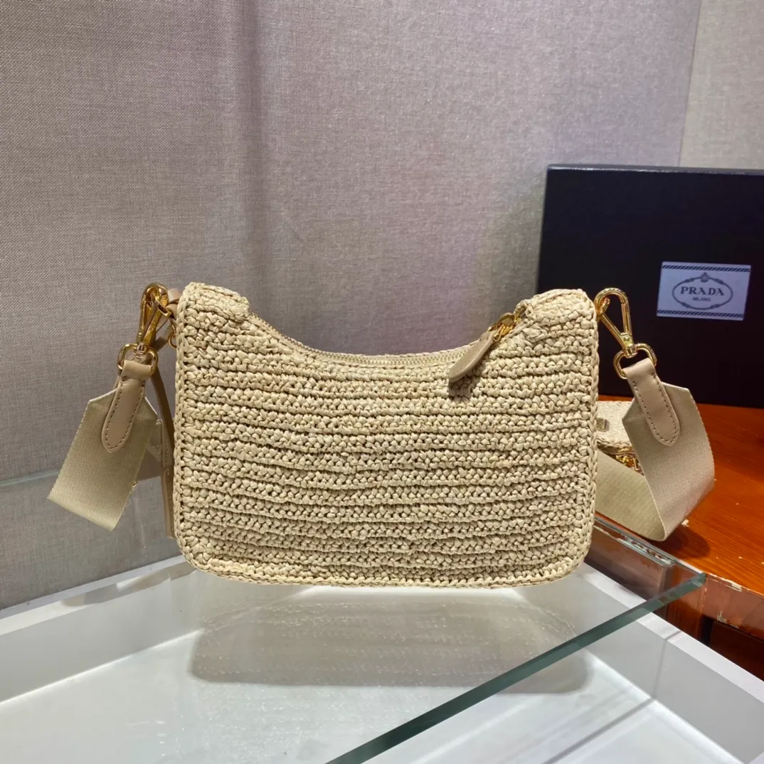 💰1500🎉Straw three-in-one🎉1BH204🎉🎉 This pure hand-knitted three-in-one design is great👏👏three uses in one pack🎉🎉This complicated craftsmanship looks very elegant/fashionable. What I love most is that there is a small pendant (small bag) hanging on the shoulder strap. The upper body effect is very good and the return rate is 100%😘A must-have for summer🎉Hurry up and get it🎉🎉 Length 23x Height 16x Bottom 7cm
