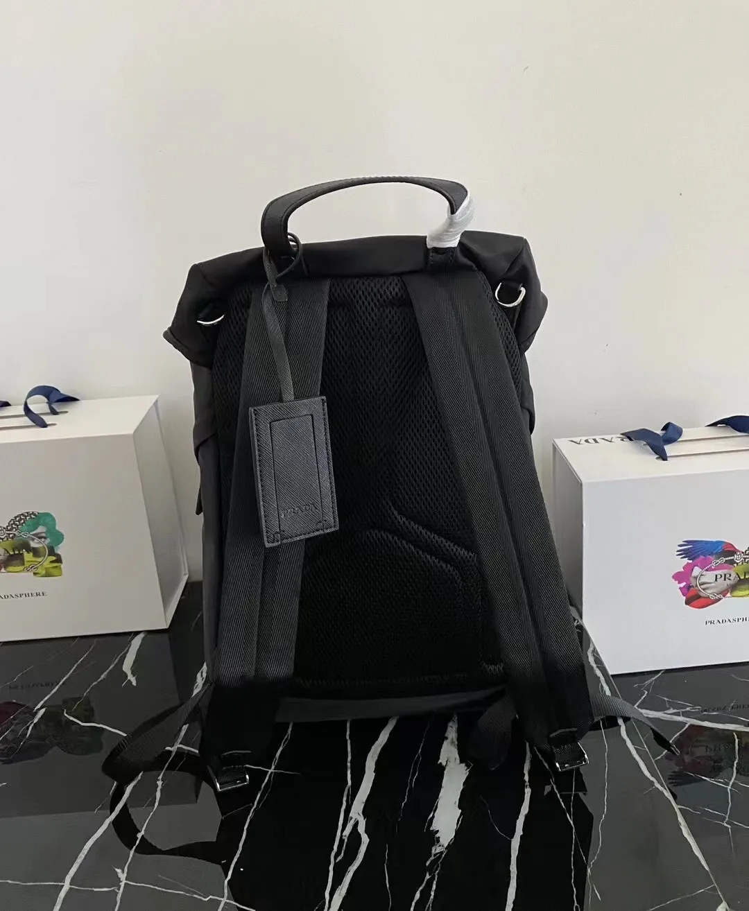 P900¥[strong], ✨New product debut✨Top original quality 2021 autumn and winter new men's backpack 2VZ135 Triangular enamel nameplate logo on the front Imported original parachute fabric Using imported equipment✈️+original hardware accessories Adjustable nylon shoulder straps Flip strap closure and internal drawstring closure Perfect details on the back padding 😘With OEM code Fashionable and casual, a must-have for fashionistas [Deyi][Deyi] Size 17*27*45