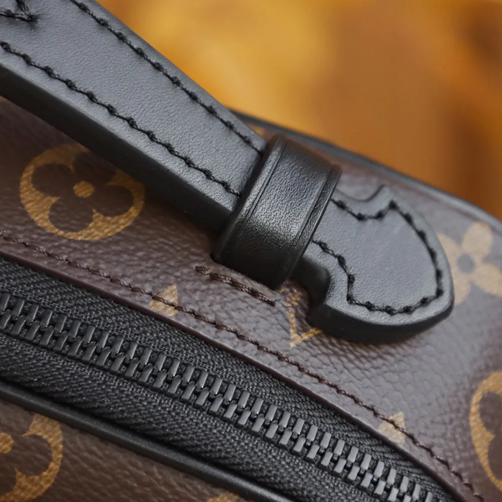 P¥840👉nfc dynamic chip version👈【Top original order, all steel hardware】𝐒 𝐋𝐎𝐂𝐊 Messenger bag m45806 yy French original leather🇫🇷Pure steel hardware Size: 22*18*8cm ☞Every detail is the essence of impeccable