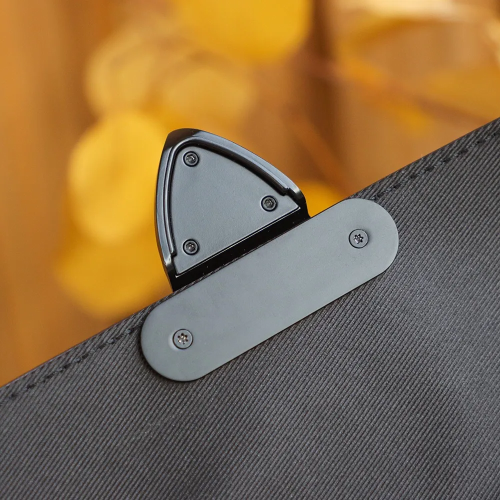 P¥840👉nfc dynamic chip version👈【Top original order, all steel hardware】𝐒 𝐋𝐎𝐂𝐊 Messenger bag m45806 yy French original leather🇫🇷Pure steel hardware Size: 22*18*8cm ☞Every detail is the essence of impeccable