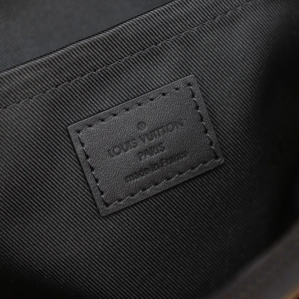 P¥840👉nfc dynamic chip version👈【Top original order, all steel hardware】𝐒 𝐋𝐎𝐂𝐊 Messenger bag m45806 yy French original leather🇫🇷Pure steel hardware Size: 22*18*8cm ☞Every detail is the essence of impeccable