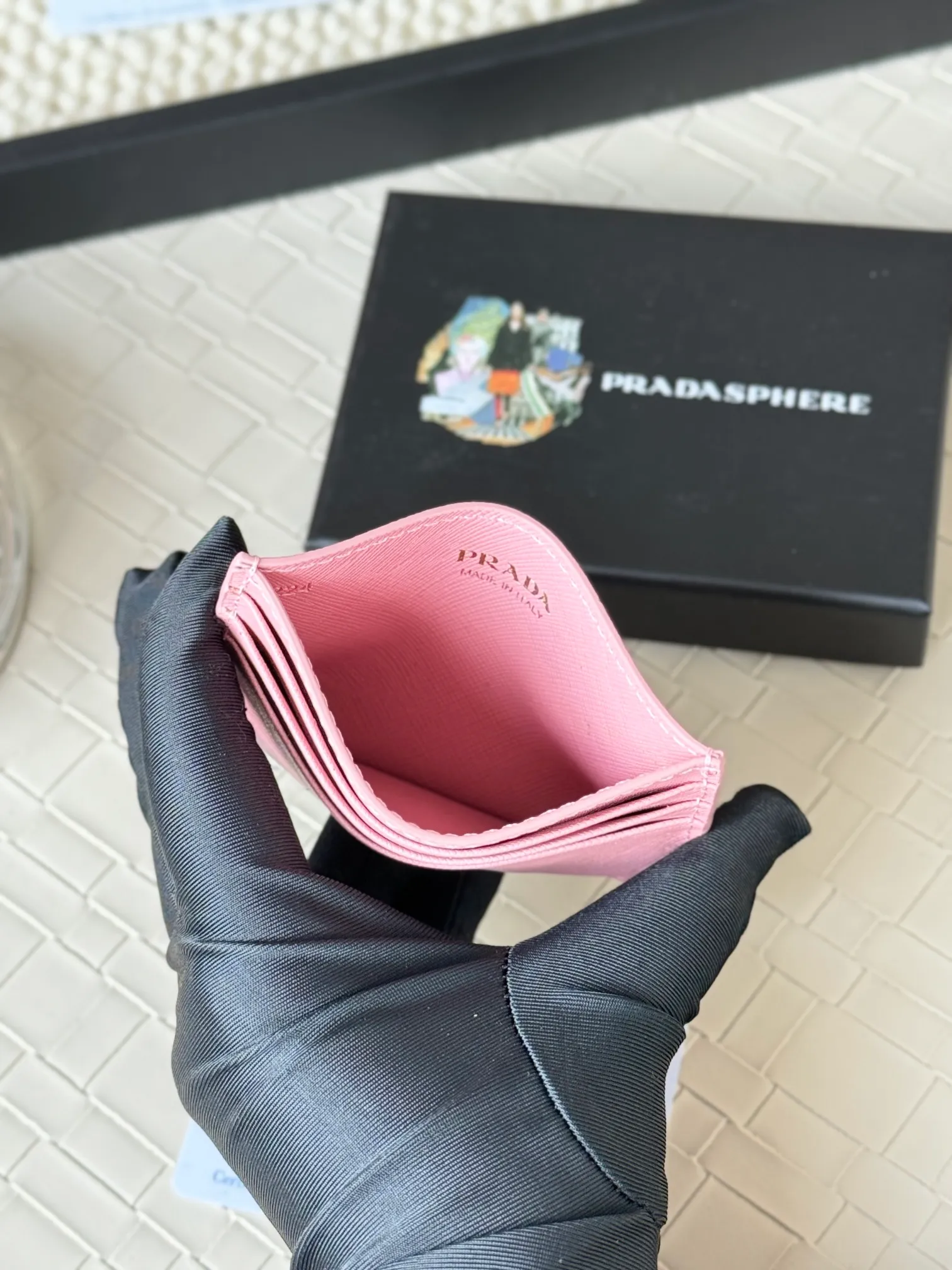 💰100prada popular card holder, small card holder for men and women, black, model 1MC025, loose lettering Triangle Wheat series, nine colors, made of cross-grain cowhide, 6 card slots ➕ One middle sandwich, can place multiple cards and zeros 💰, size 11.2×8.5cm, taken in kind, what you see is what you get