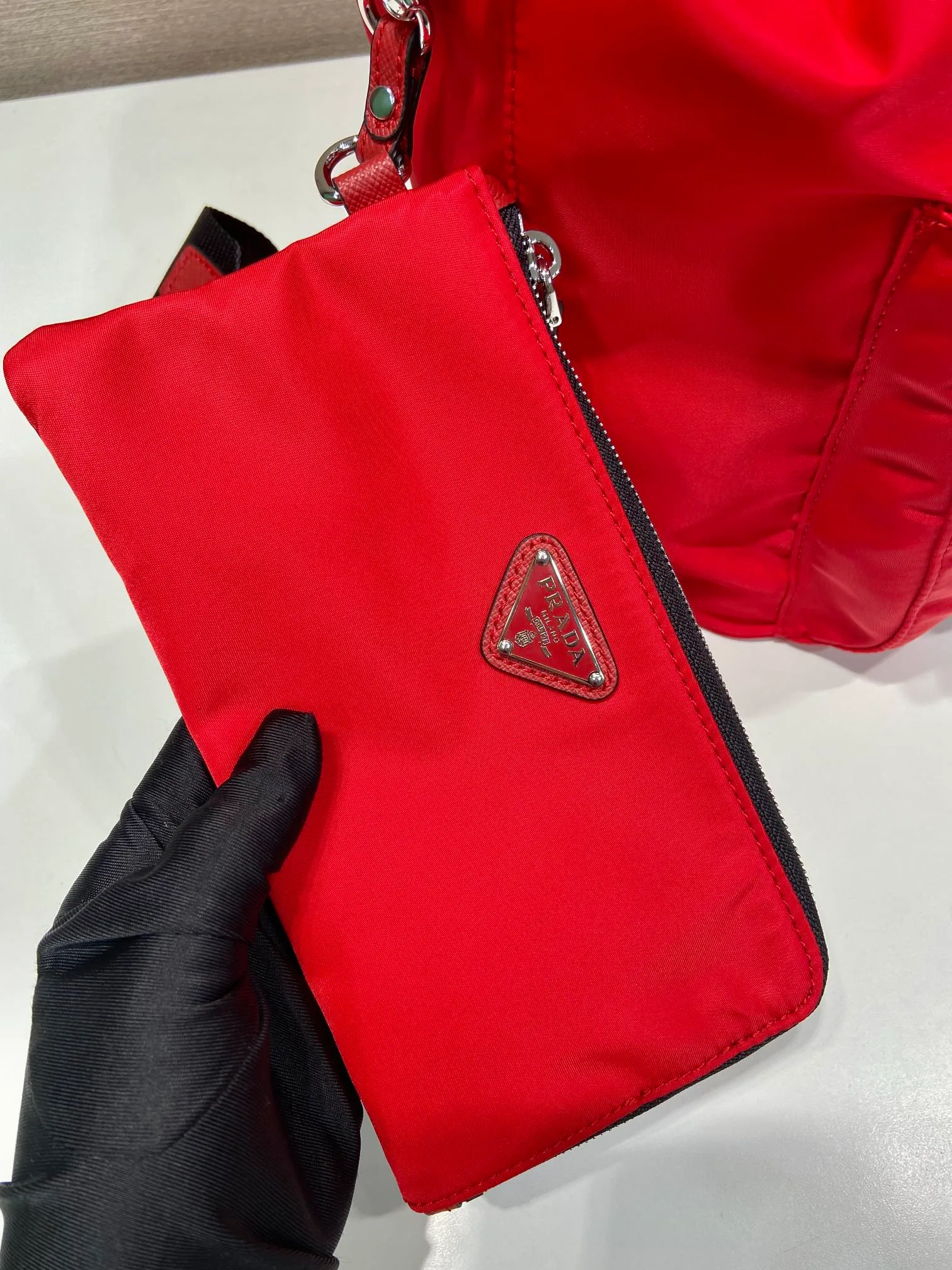 💰1120🎉New Backpack🎉1BZ811👍👍New Color🎉🎉This nylon backpack is trimmed with exquisite Saffiano leather, a blend of multiple materials, and decorated with a triangular logo, highlighting fashionable elegance. It also comes with a detachable small handbag😘😘Light and practical, the upper body effect is super stylish, and it can be matched at will😘😘Fully upgraded nylon fabric👍👍Length 30x Height 32x Bottom 15cm👏👏👏💰💰💰