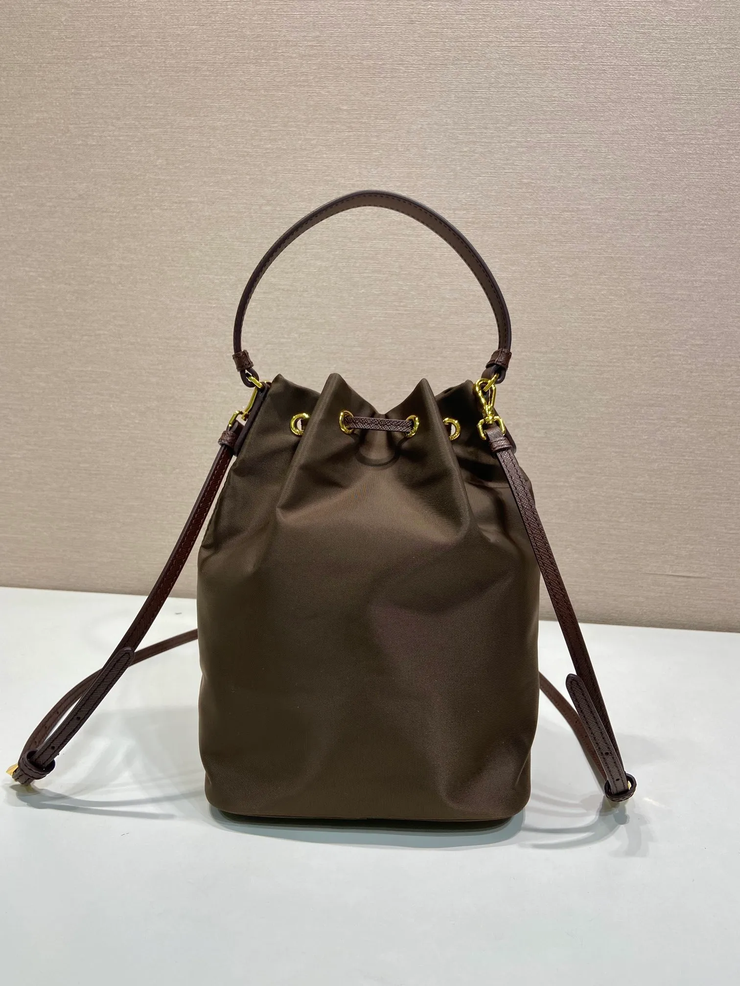 💰760, the classic model 1BH038 new color😘 has arrived👏👏 Made of imported nylon fabric, top grade five, portable/diagonal, light, practical and fashionable, beauties hurry up and get it, 165 OEM code, length 18x height 23 base × 12cm📢📢📢📢