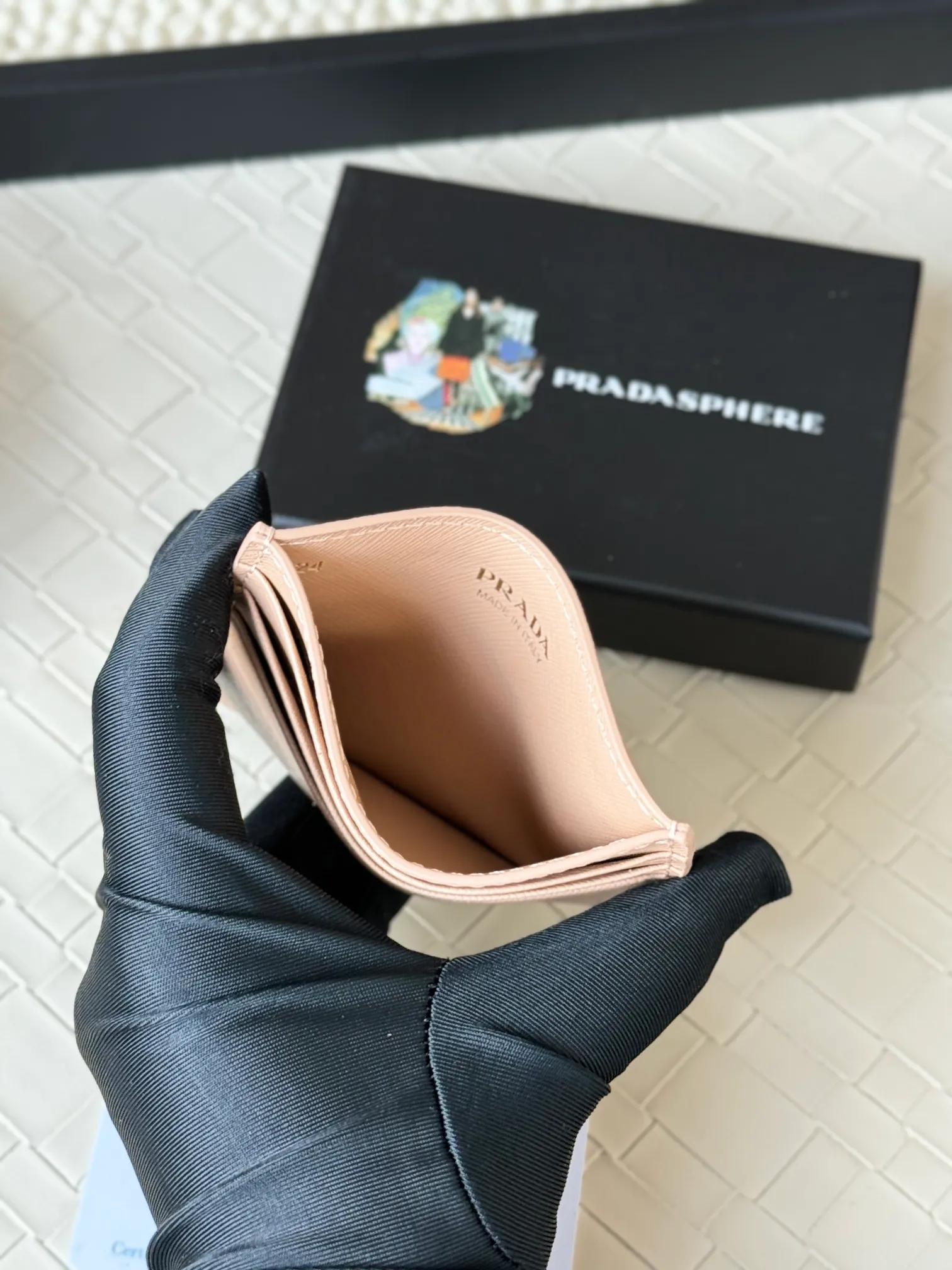 💰110prada popular card holder, unisex small card holder, black, model 1MC025, loose lettering Triangle Wheat series, nine colors, made of cross-grain cowhide, 6 card slots ➕ One middle sandwich, can place multiple cards and zeros 💰, size 11.2×8.5cm, real shot, what you see is what you get