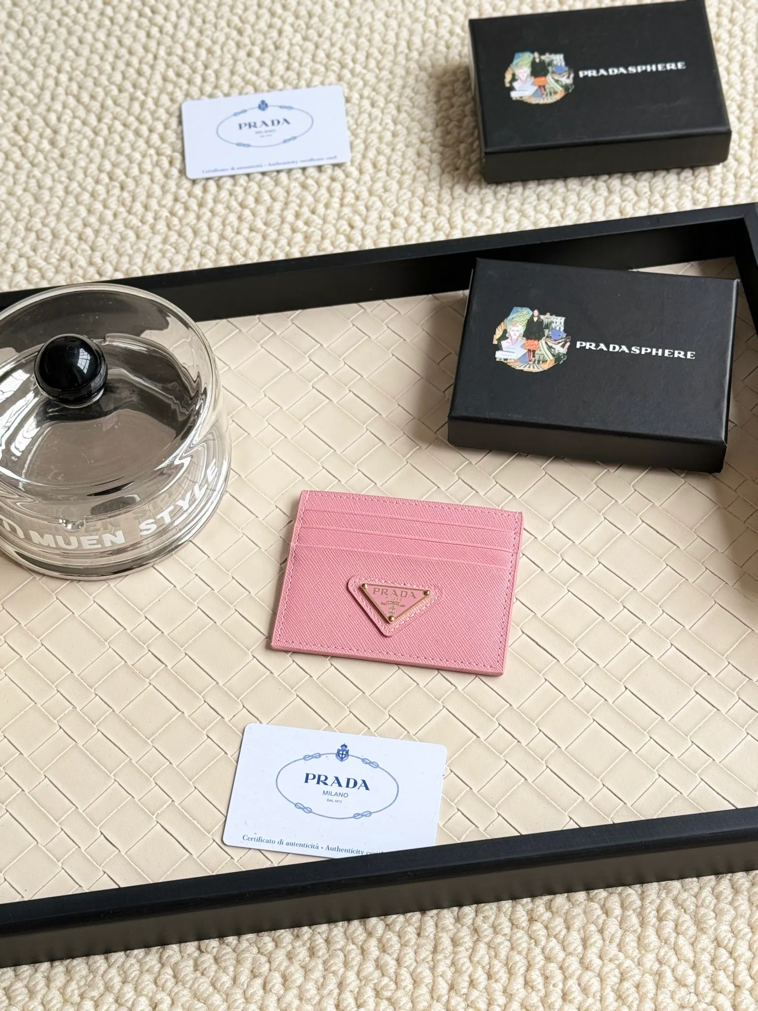 💰110prada popular card holder, unisex small card holder, black, model 1MC025 Triangle Wheat series, nine colors, made of cross-grain cowhide, 6 card slots ➕ one middle sandwich, can hold multiple cards and zeros 💰, size 11.2×8.5cm, real shot, what you see is what you get