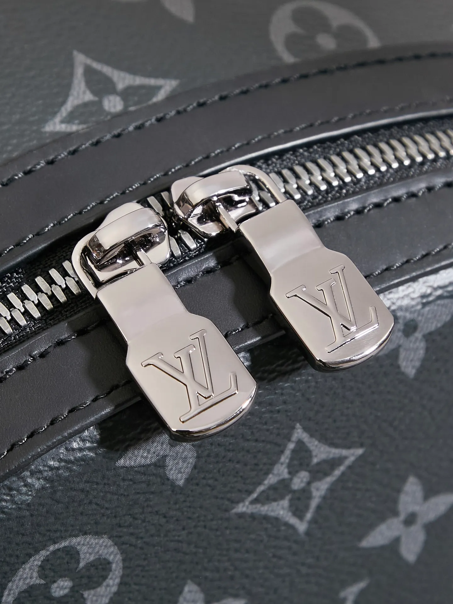 P¥960👉nfc163C01 dynamic chip version👈This Discovery backpack M22558 top-notch inspection-free all-steel hardware size: 29*38*20cm [Essential details, every detail is impeccable]