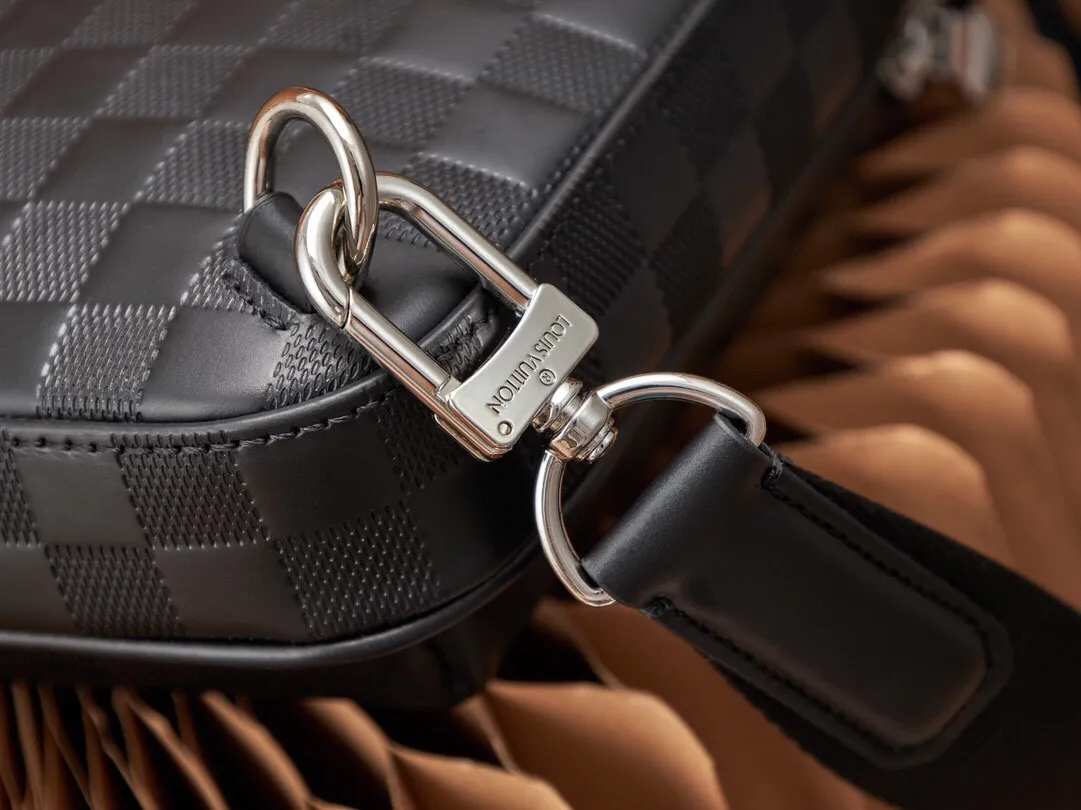 P¥900👉nfc dynamic chip version👈This Avenue chest bag N45303 French original leather🇫🇷Pure steel hardware Size: 20*31*7cm [Essential details, every detail is impeccable].