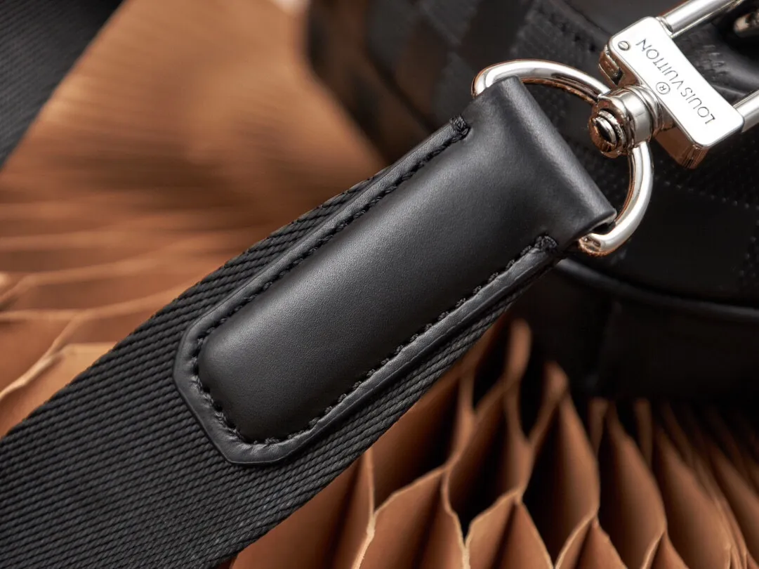 P¥900👉nfc dynamic chip version👈This Avenue chest bag N45303 French original leather🇫🇷Pure steel hardware Size: 20*31*7cm [Essential details, every detail is impeccable].