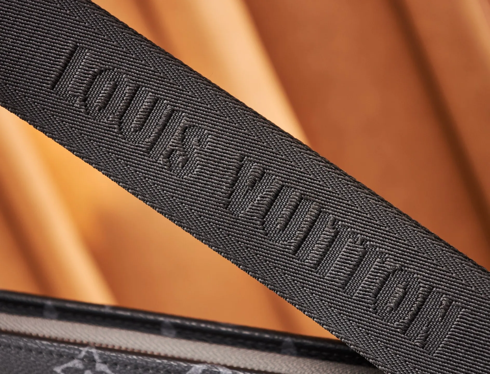 P¥620, [Top original order, all-steel hardware] Really developed details M81972 Pumpkin silk screen Pumpkin series men's bag two-piece set series Hand bag cross-body bag dual use ▪️Detailed craftsmanship is amazing every time without inspection ▪️