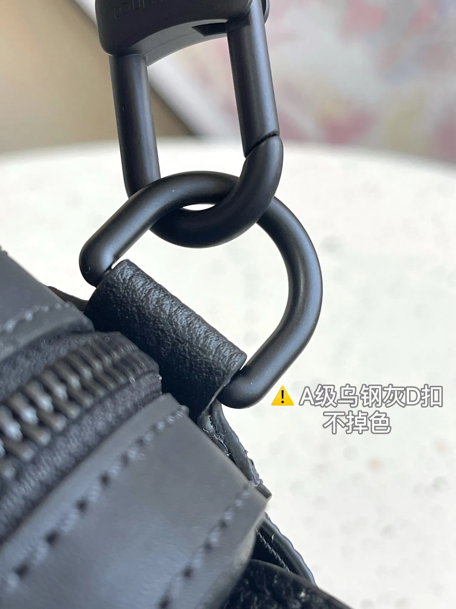 P¥1160👉nfc163C01 dynamic chip version👈 [100% MB special grade all-steel hardware A-grade black steel] This Fastline messenger bag is made of soft cow leather and has a close-fitting shape. It is equipped with a practical front pocket that can accommodate daily needs such as mobile phones, short wallets, notepads and headphones. The Louis Vuitton logo shoulder strap is adjustable or removable, allowing you to switch between shoulder and cross-body wear. Cow leather - Cow leather trim - Textile lining - Metal hardware - Metal LV lettering - Zipper closure - Front flap with magnetic buckle - Shoulder strap: removable and adjustable! ! Model: M22482; Size: 23.5x18x7CM