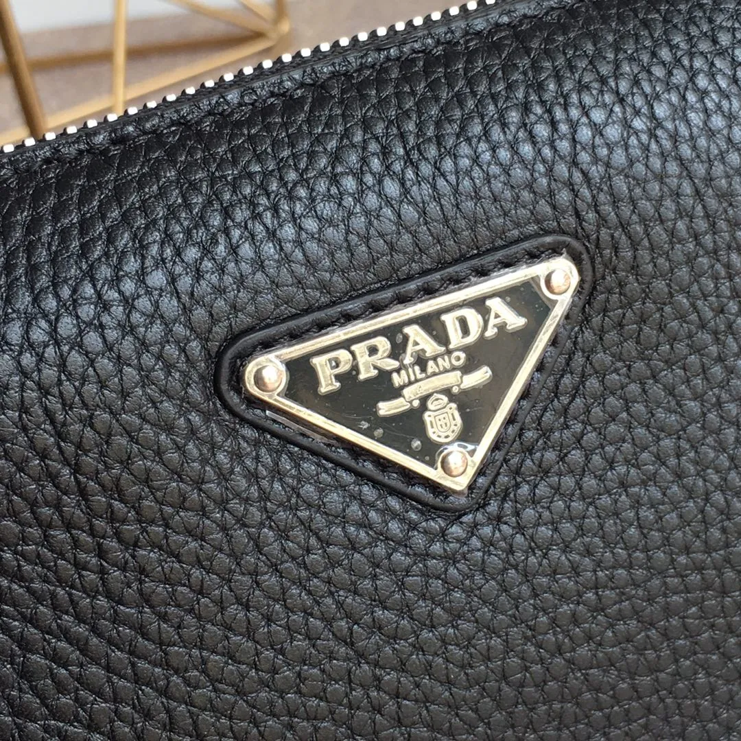 💰1060, the popular handbag has arrived again, 0050 black, top quality. Made of imported deerskin pattern, inner and outer leather, 175 OEM code, length 29x height 18cm