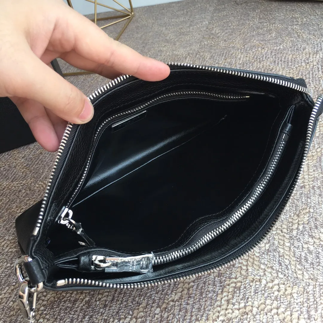 💰1060, the popular handbag has arrived again, 0050 black, top quality. Made of imported deerskin pattern, inner and outer leather, 175 OEM code, length 29x height 18cm