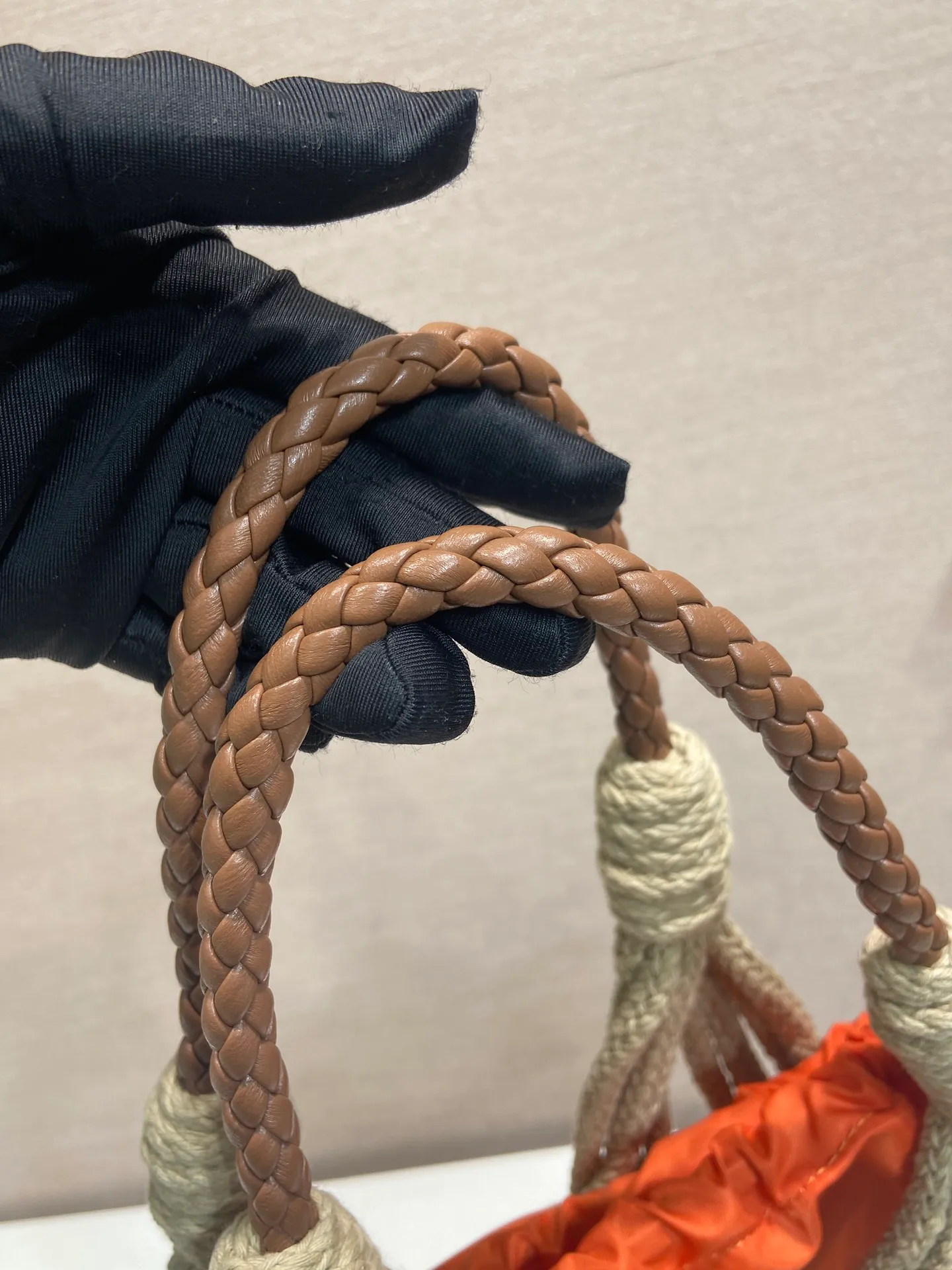 💰1060🎉New arrival🎉1BC111 weaving🎉🎉 The macramé design of this handmade cord bag is made of purely hand-woven and nylon fabrics, which embodies fresh elegance and a true sense of freedom. Braided leather handle, detachable leather pendant and metal hardware, detachable drawstring, 2-in-1 design, large capacity and very stylish. Hurry up and get it🎉🎉Inside nylon: length 29x height 35cm, outer woven bag: length 30x height 37cm