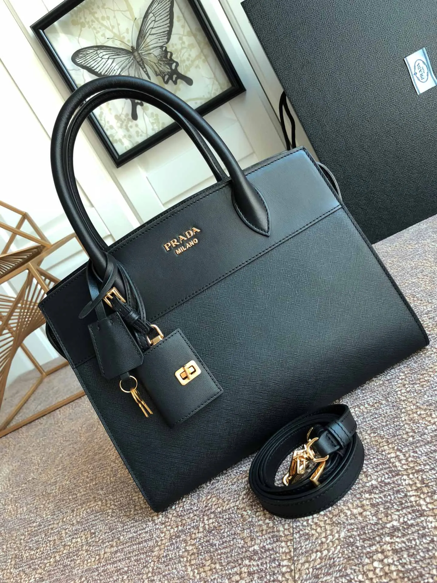 💰2140, exclusive first release🎉🎉🎉, small size😻😻lBA046 black - original item💪💪💪, calfskin handle, removable and adjustable calf Long leather shoulder strap, gold-plated complex metal hardware, with pull closure, three closure bags, one of which has a pull, OEM code 175, length 30x height 22cm