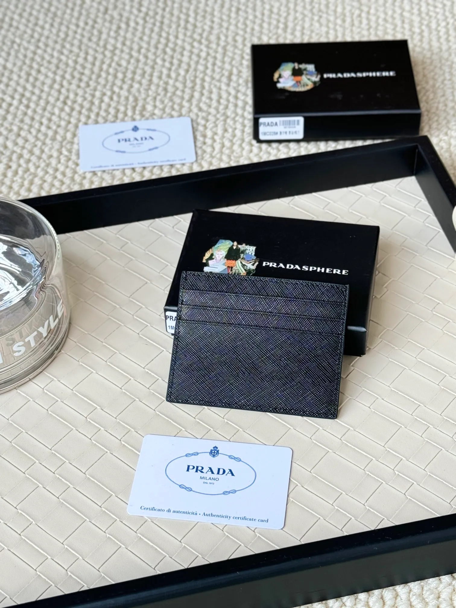💰110prada popular card holder, unisex small card holder, black, model 1MC025, loose lettering Triangle Wheat series, nine colors, made of cross-grain cowhide, 6 card slots ➕ One middle sandwich, can place multiple cards and zeros 💰, size 11.2×8.5cm, real shot, what you see is what you get